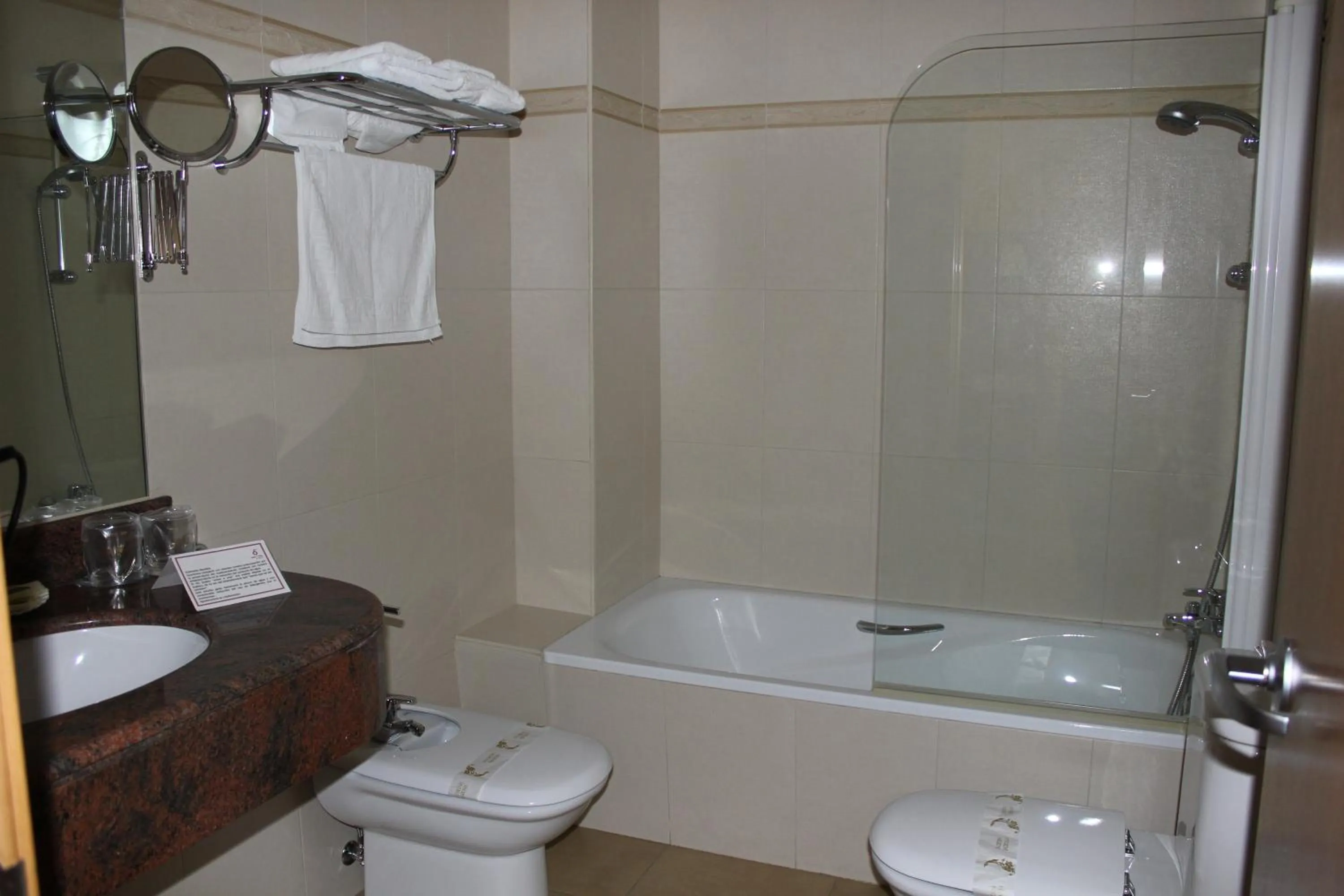 Bathroom in Hotel Villa de Larraga