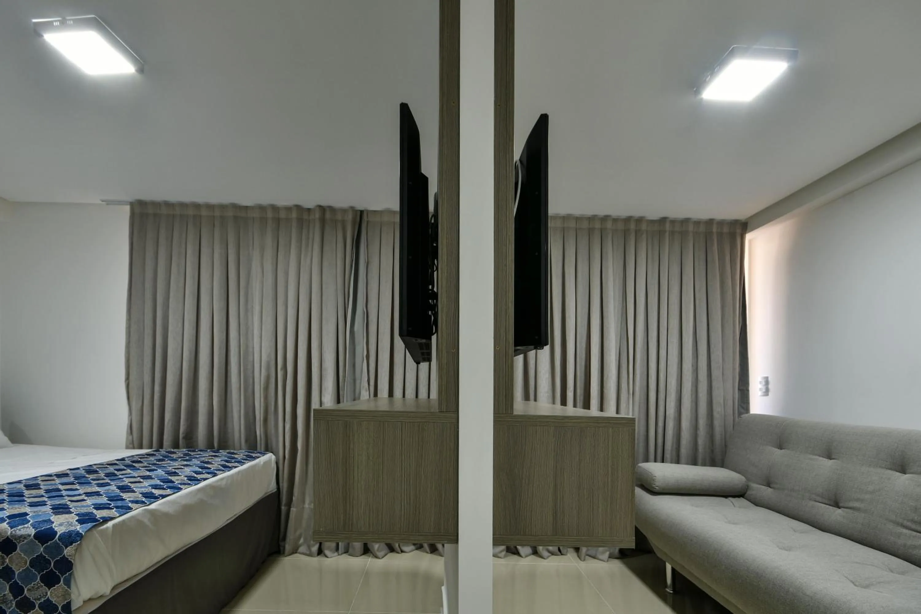 Bed in Littoral Gold Flat