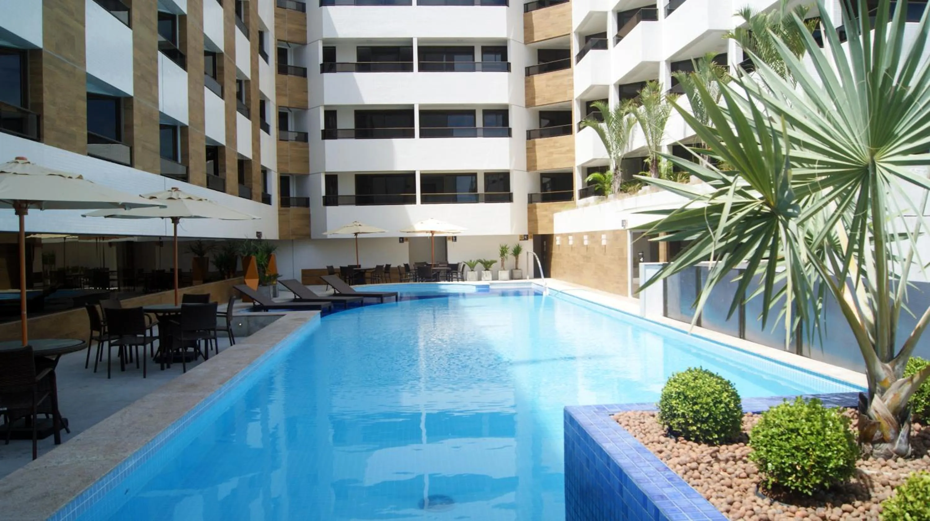 Swimming pool in Littoral Gold Flat