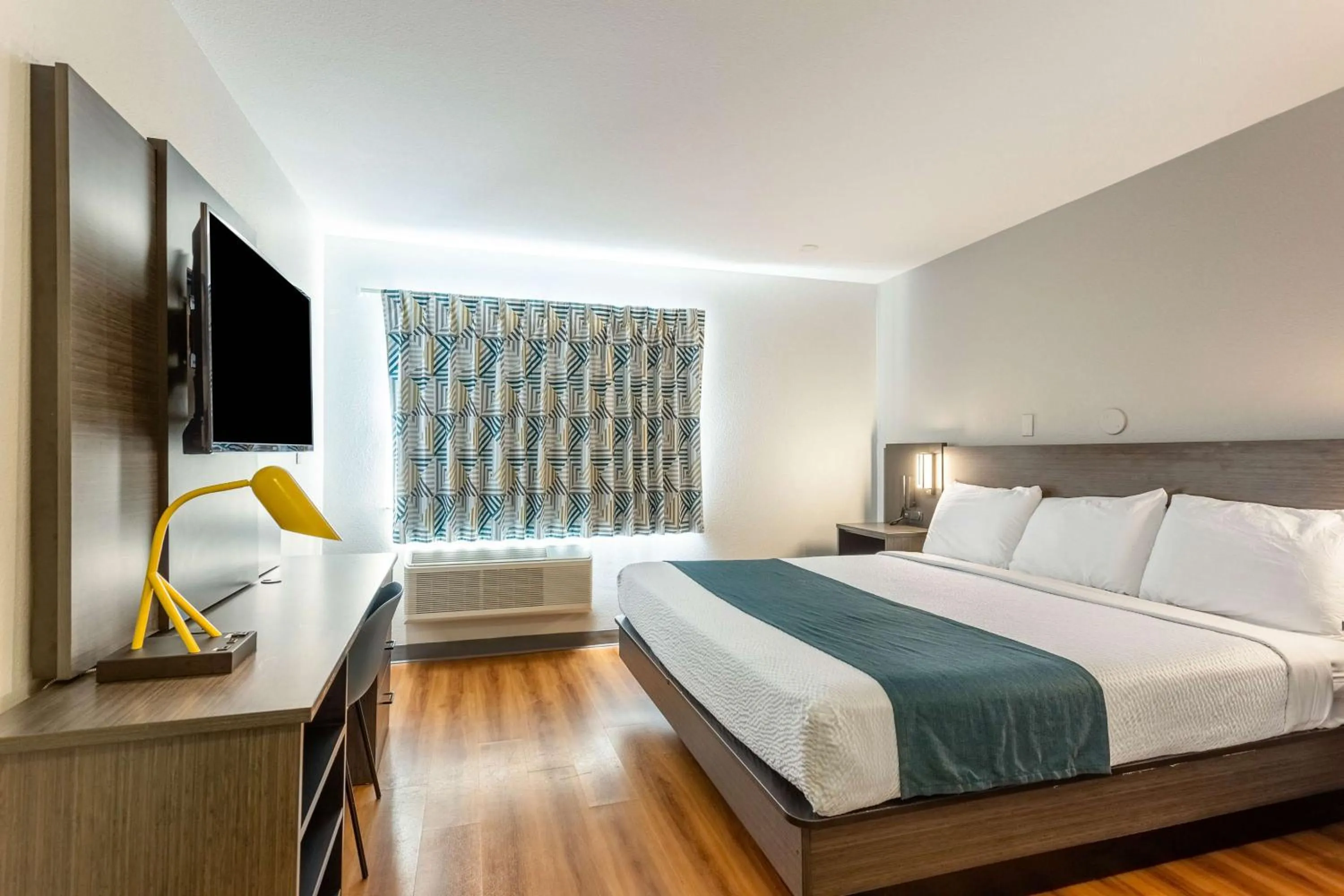 Photo of the whole room in Motel 6 Boise - Airport