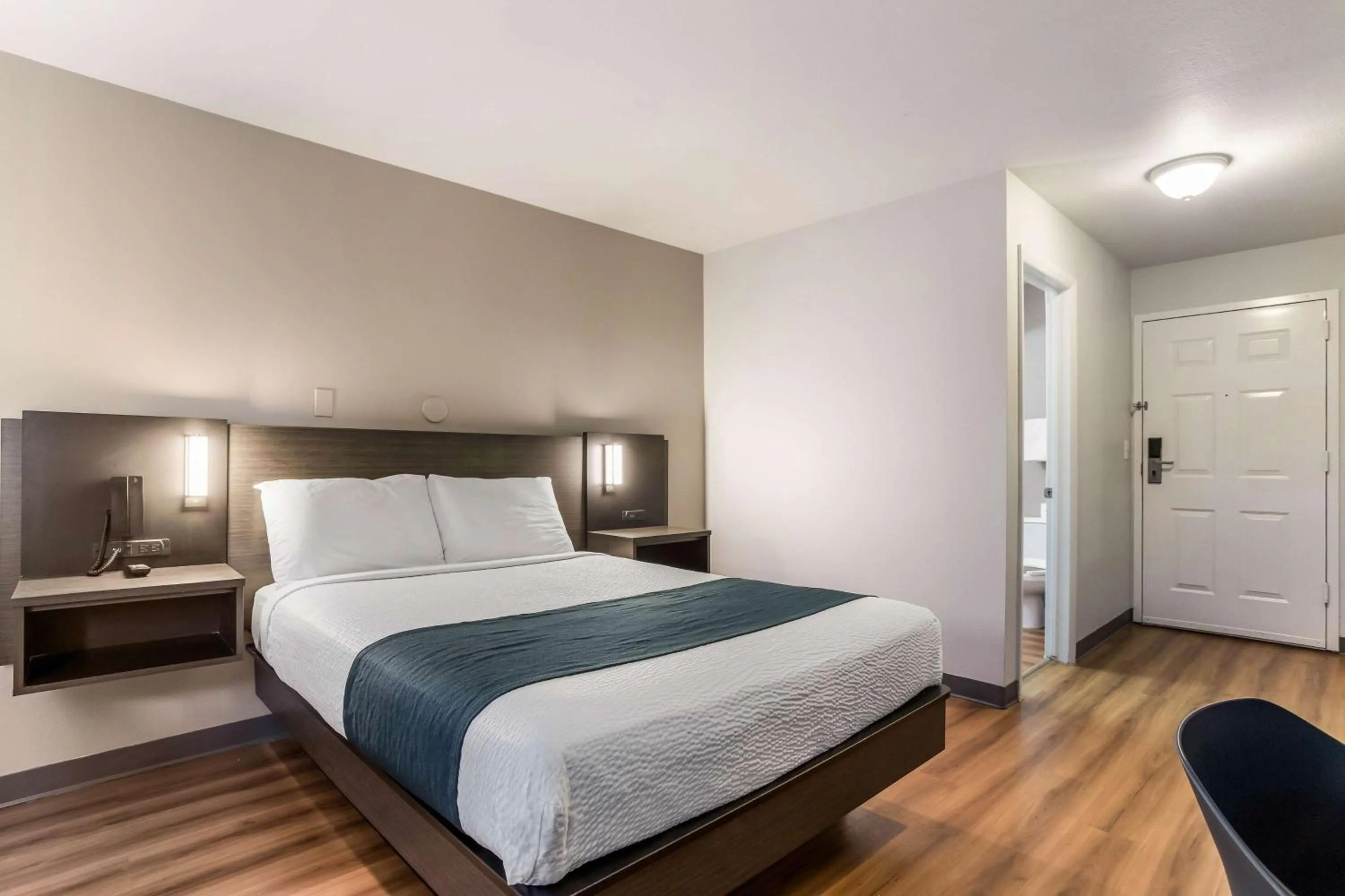 Photo of the whole room in Motel 6 Boise - Airport