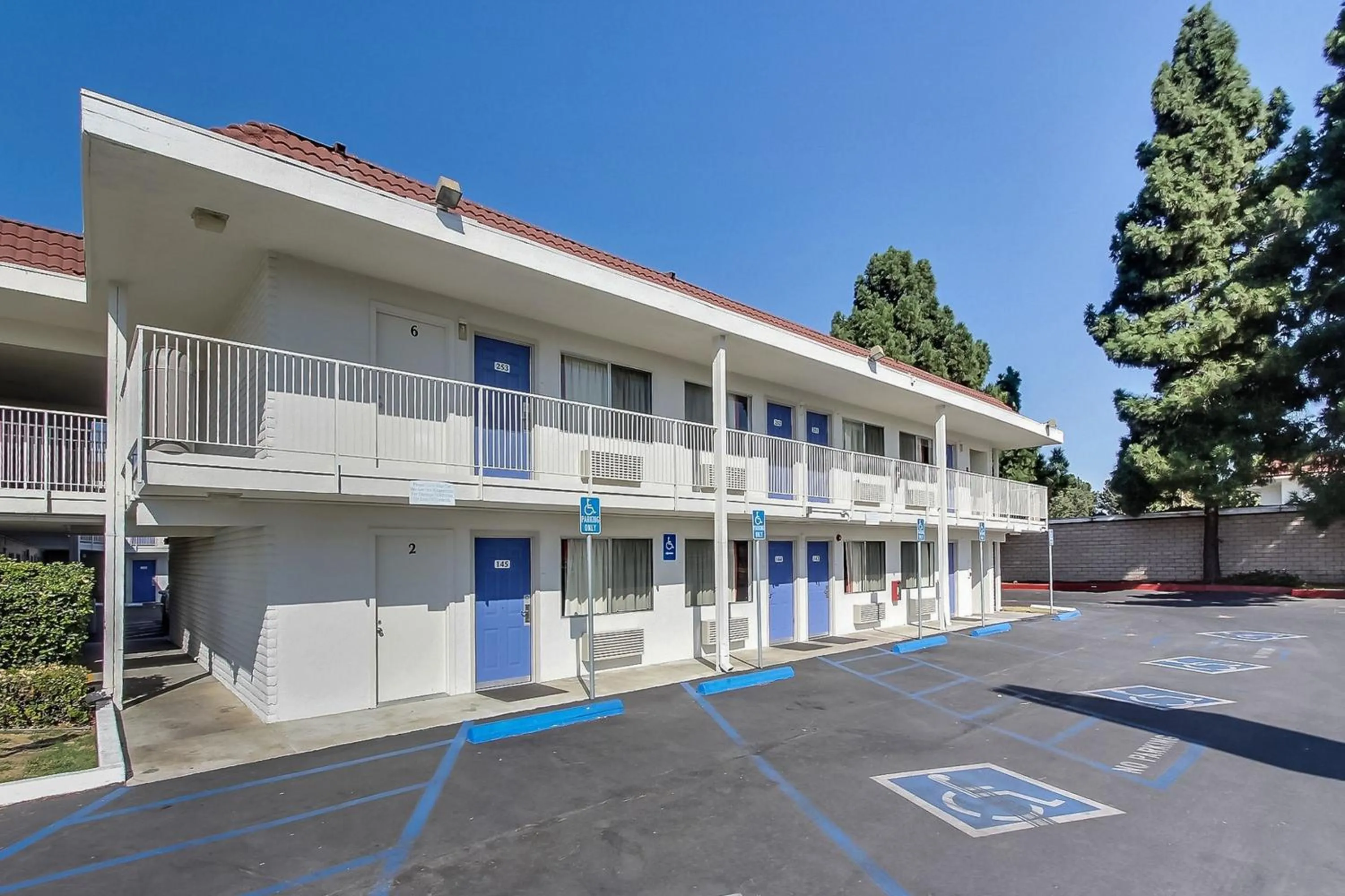 Property building in Motel 6-San Jose, CA - South
