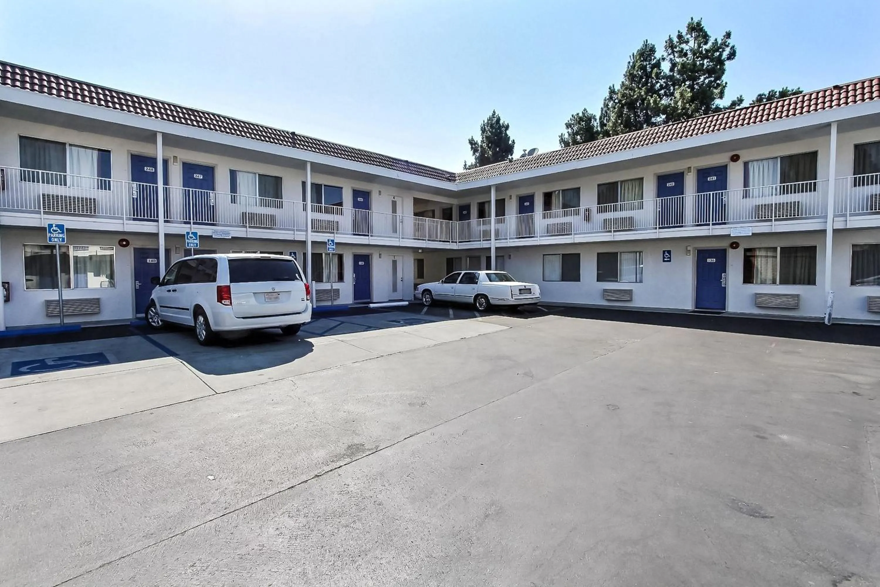 Property building in Motel 6-San Jose, CA - South