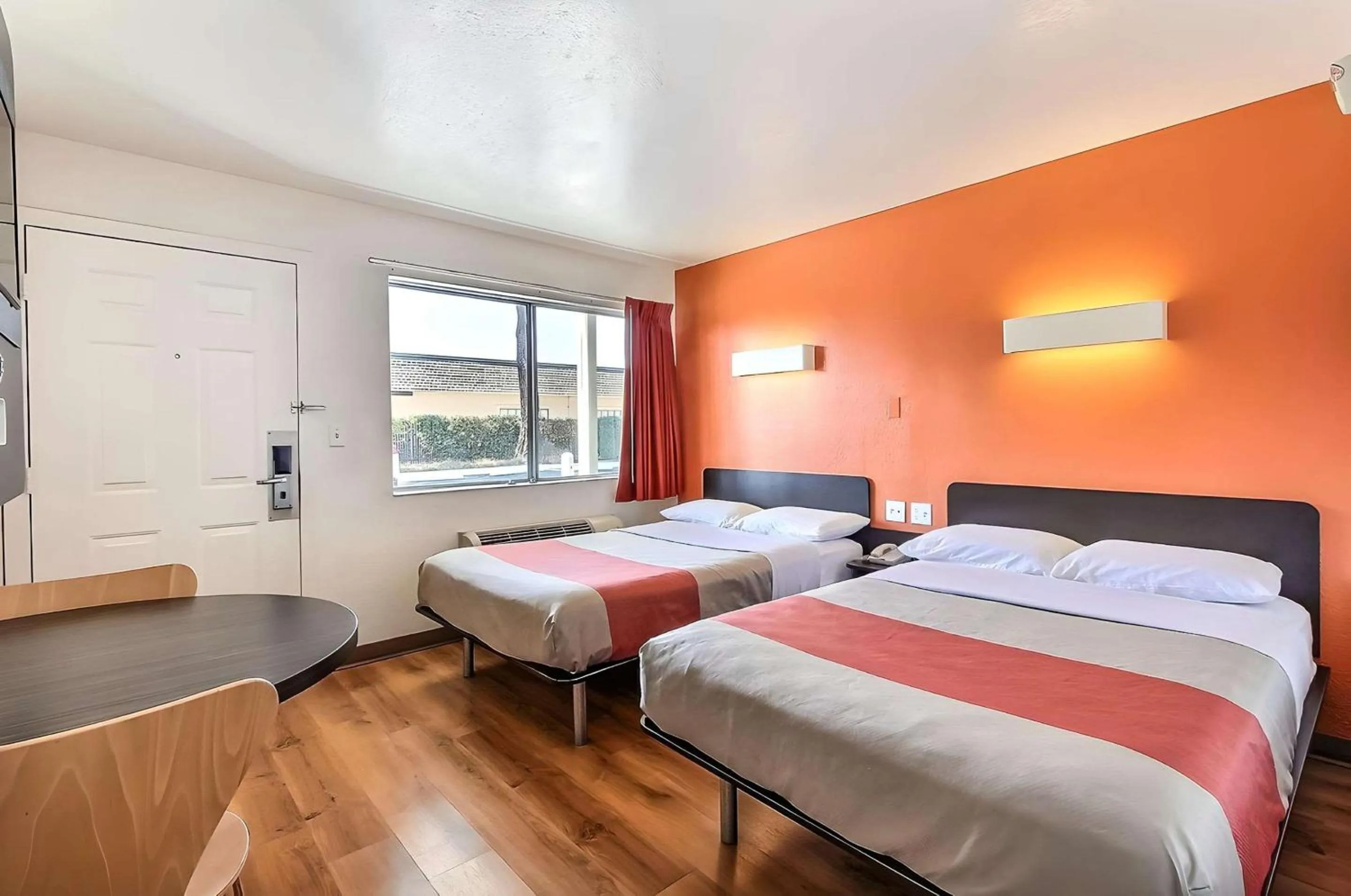 Bedroom, Bed in Motel 6-San Jose, CA - South