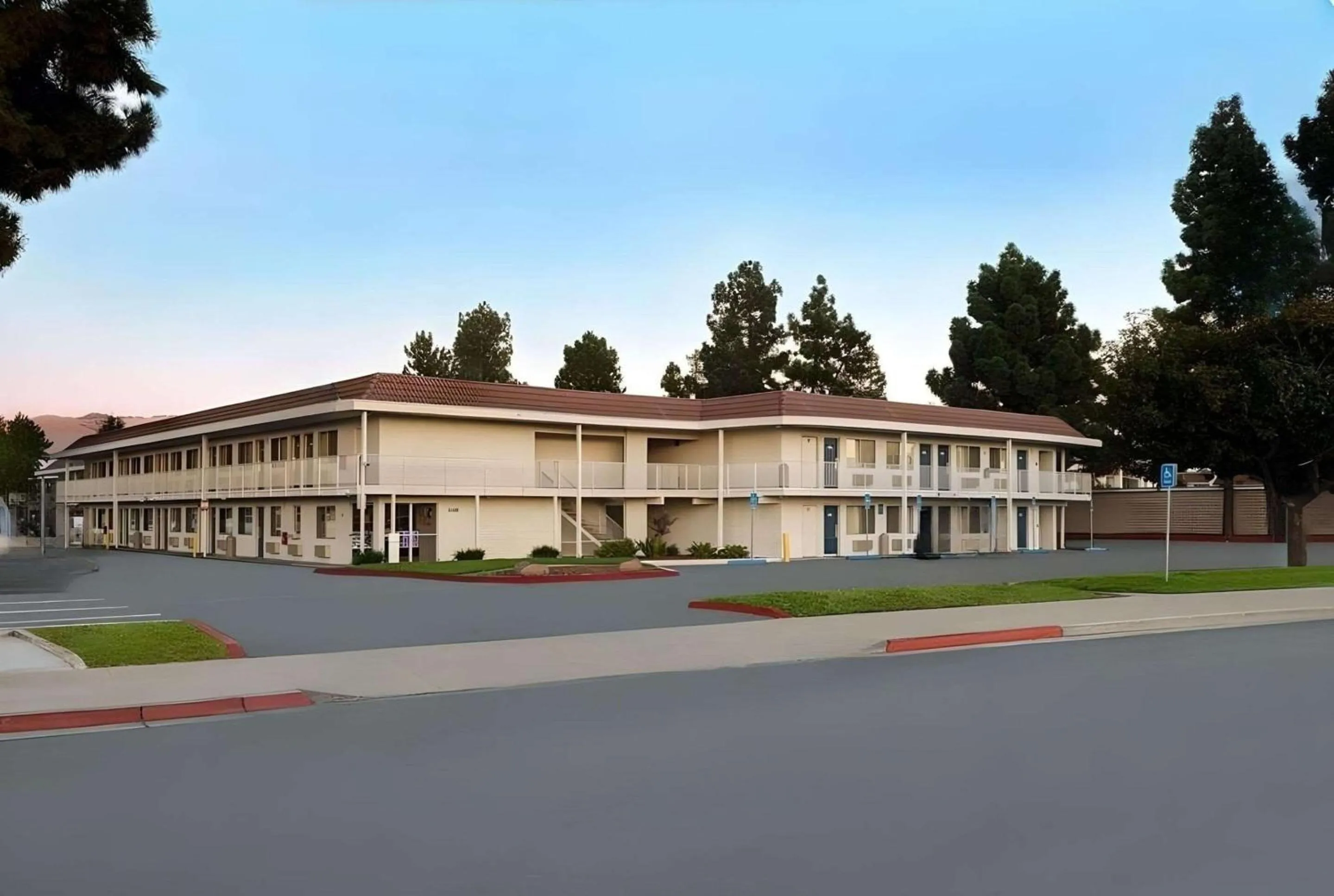 Property building in Motel 6-San Jose, CA - South