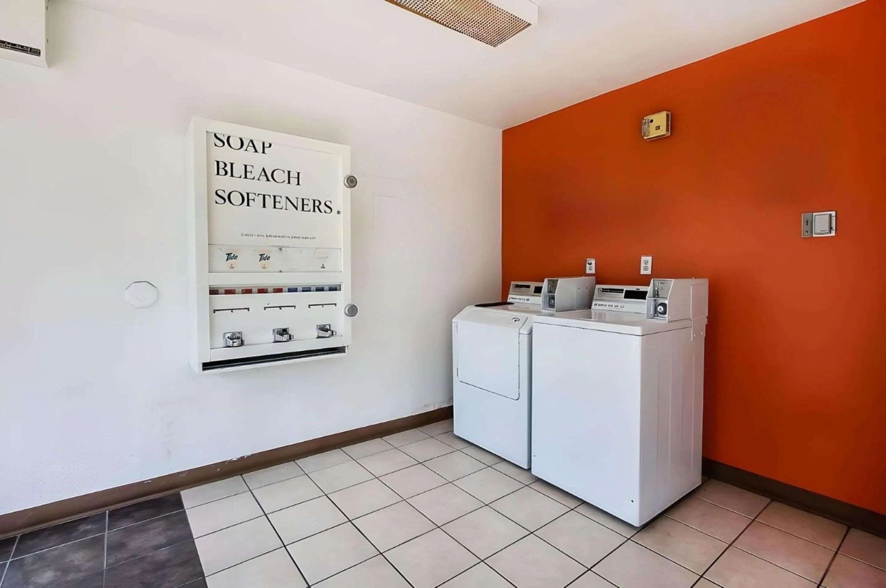 washing machine in Motel 6-San Jose, CA - South