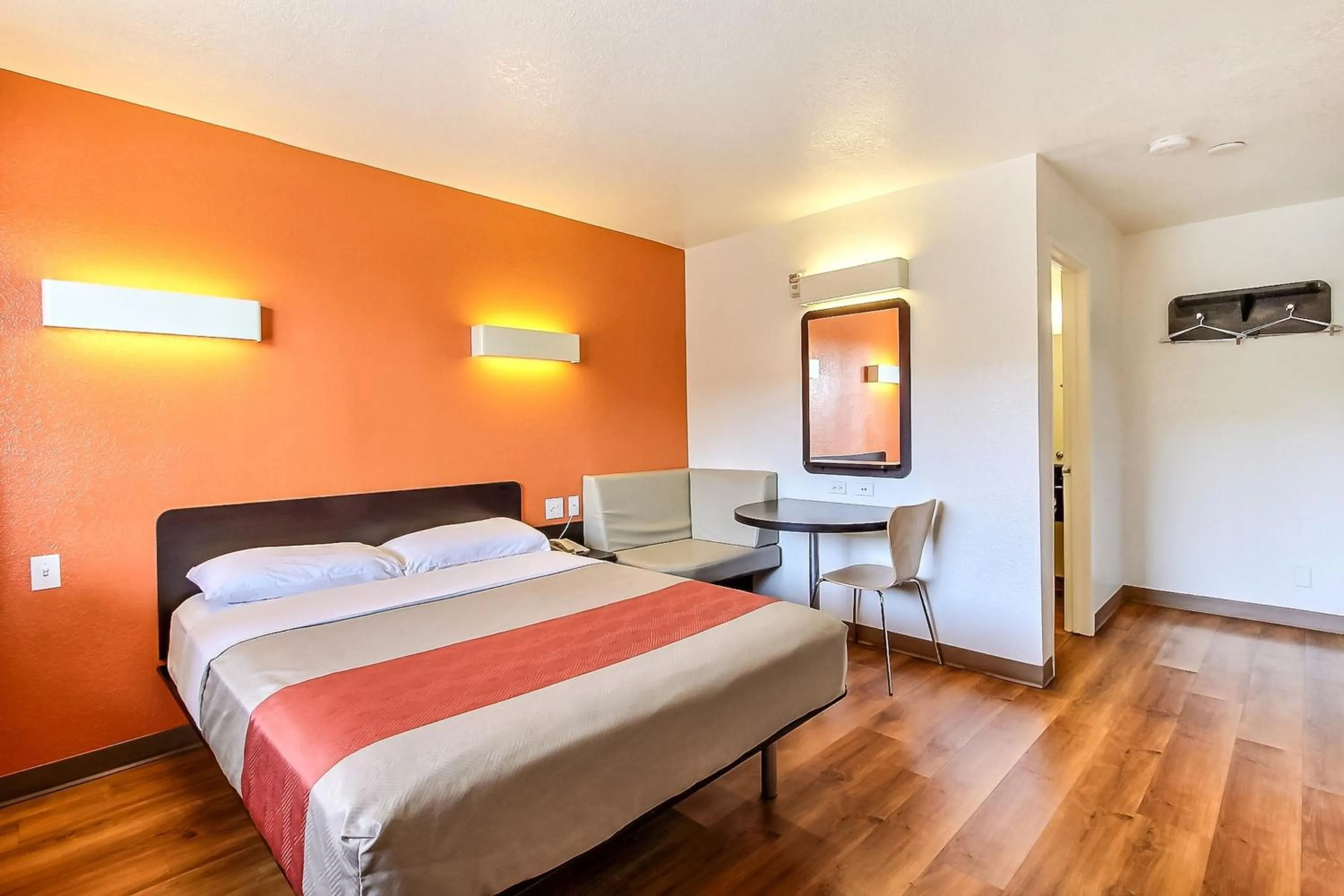 Photo of the whole room, Bed in Motel 6-San Jose, CA - South