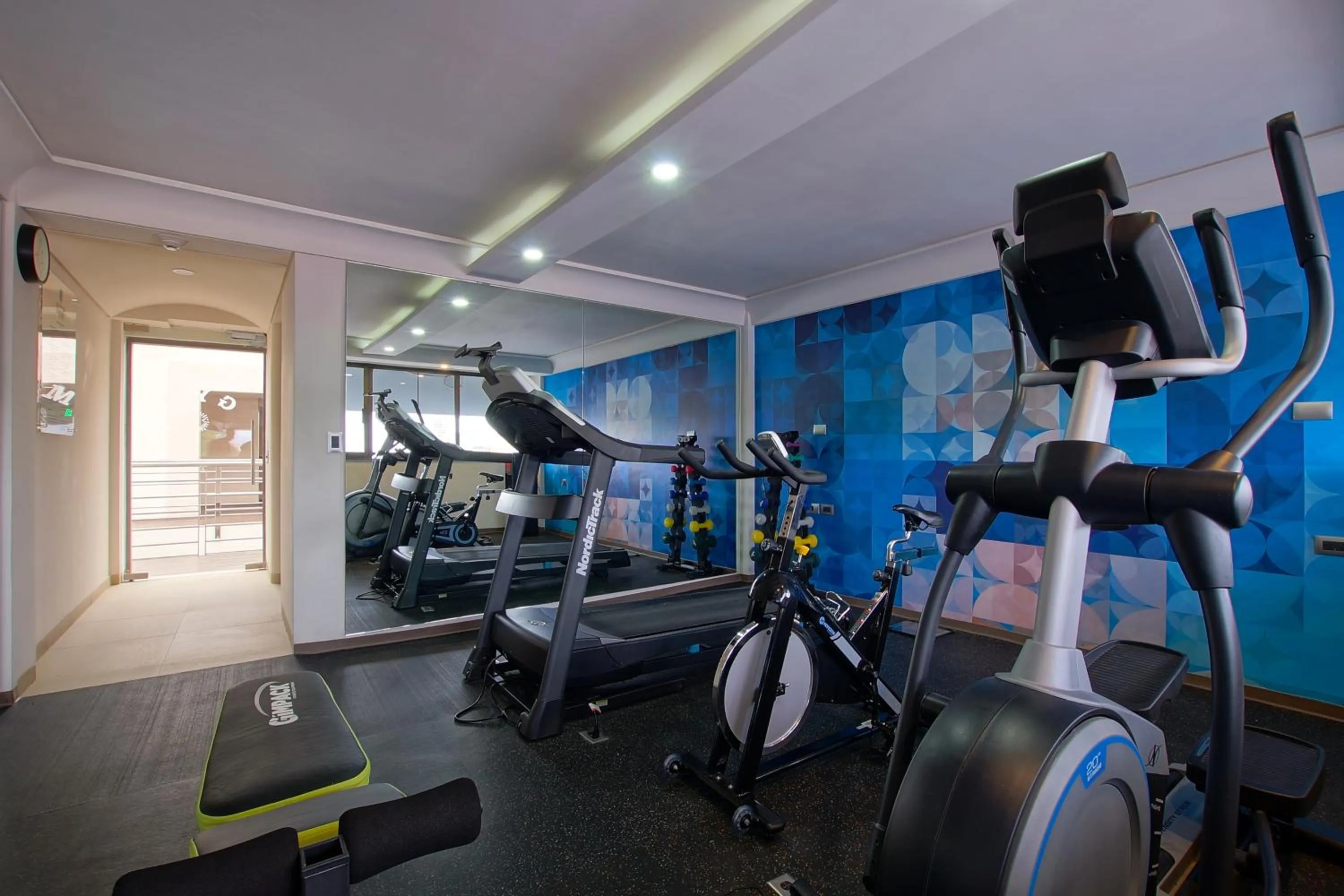 Fitness centre/facilities in Econo Express Hotel