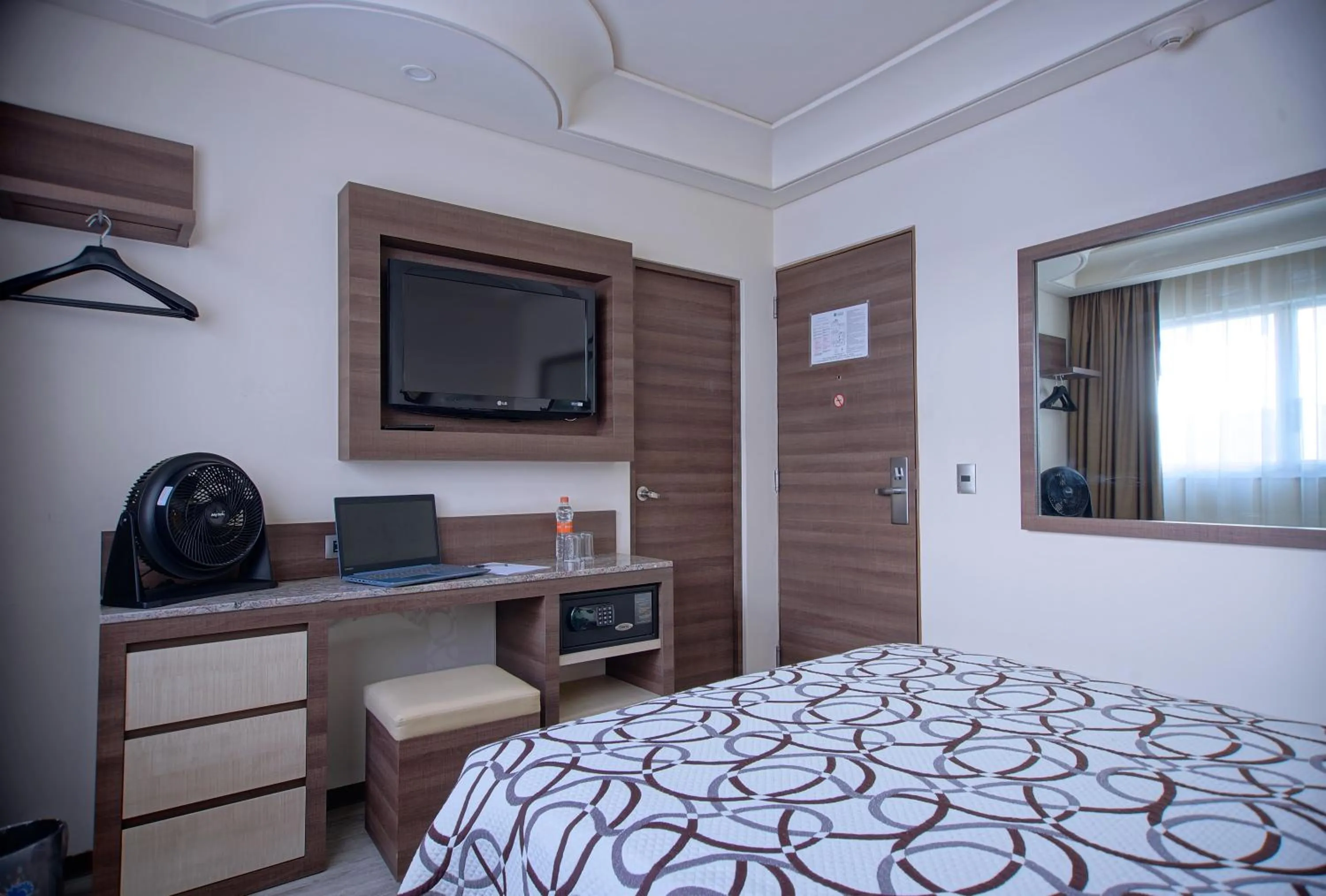 Photo of the whole room, Bed in Econo Express Hotel