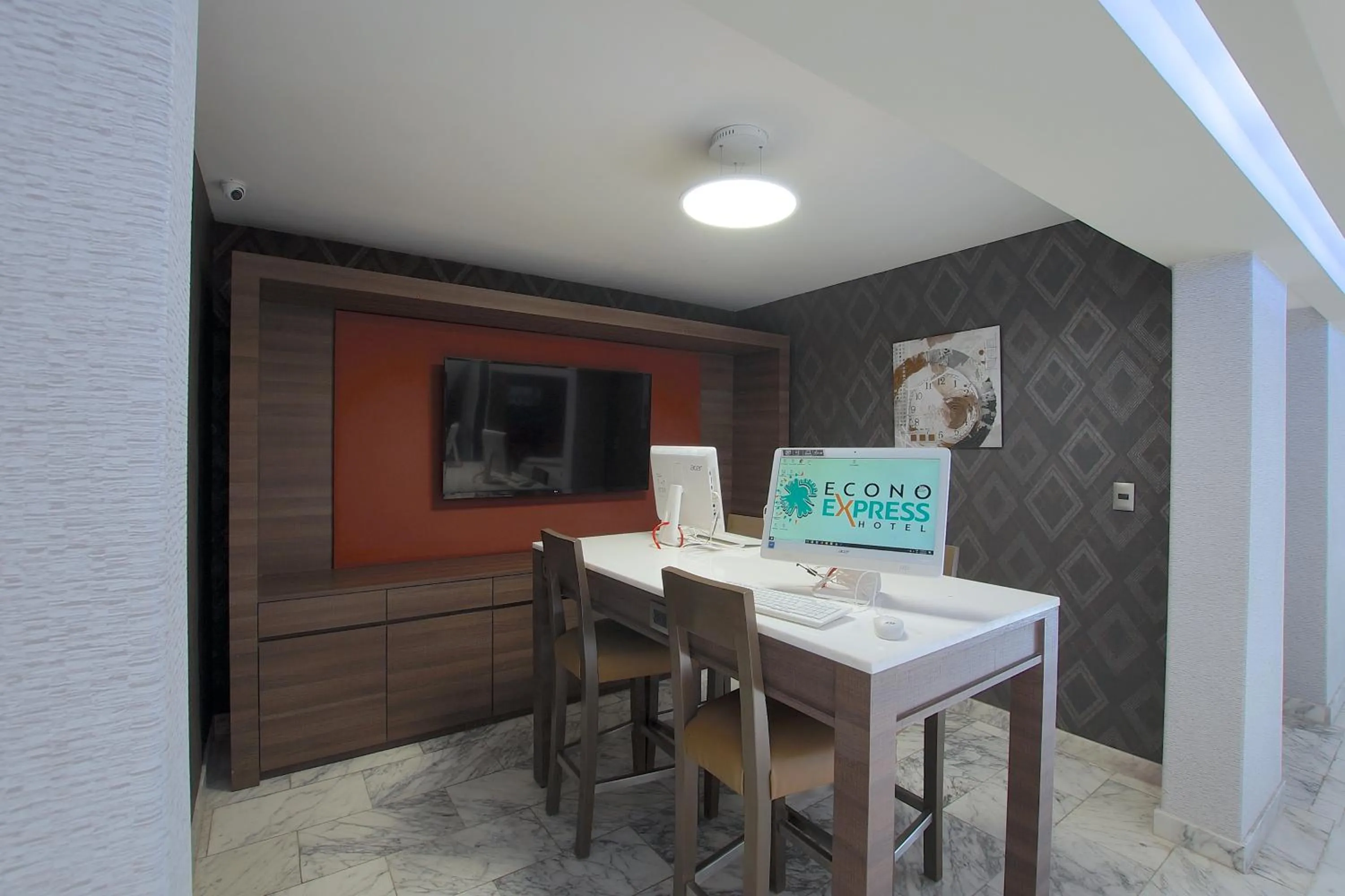 Business facilities in Econo Express Hotel