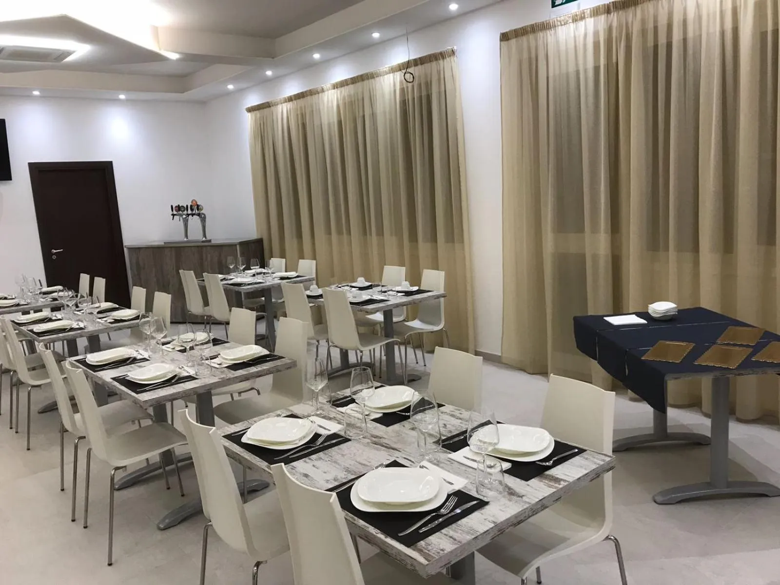 Restaurant/places to eat in Hotel Villa Joseph