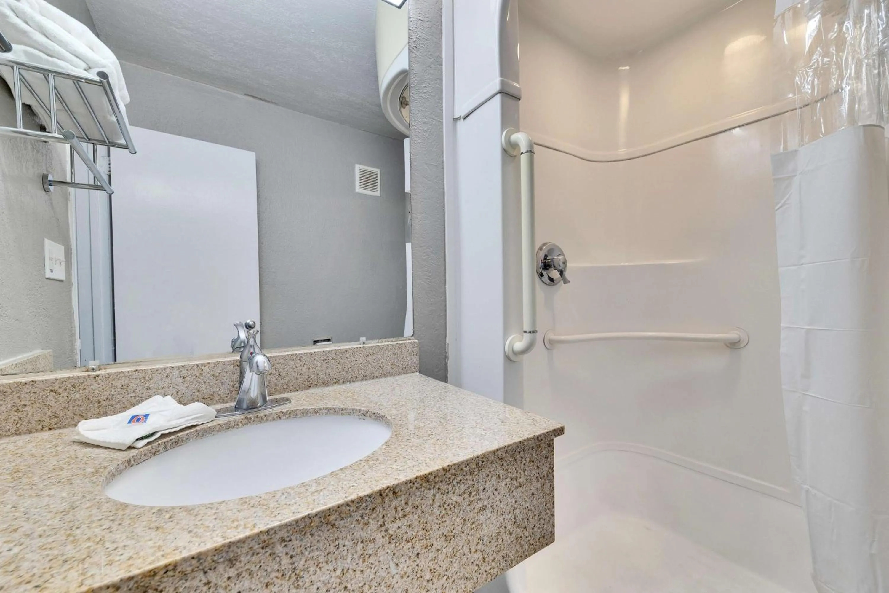 Bathroom in Motel 6-Austin, TX - Airport - South