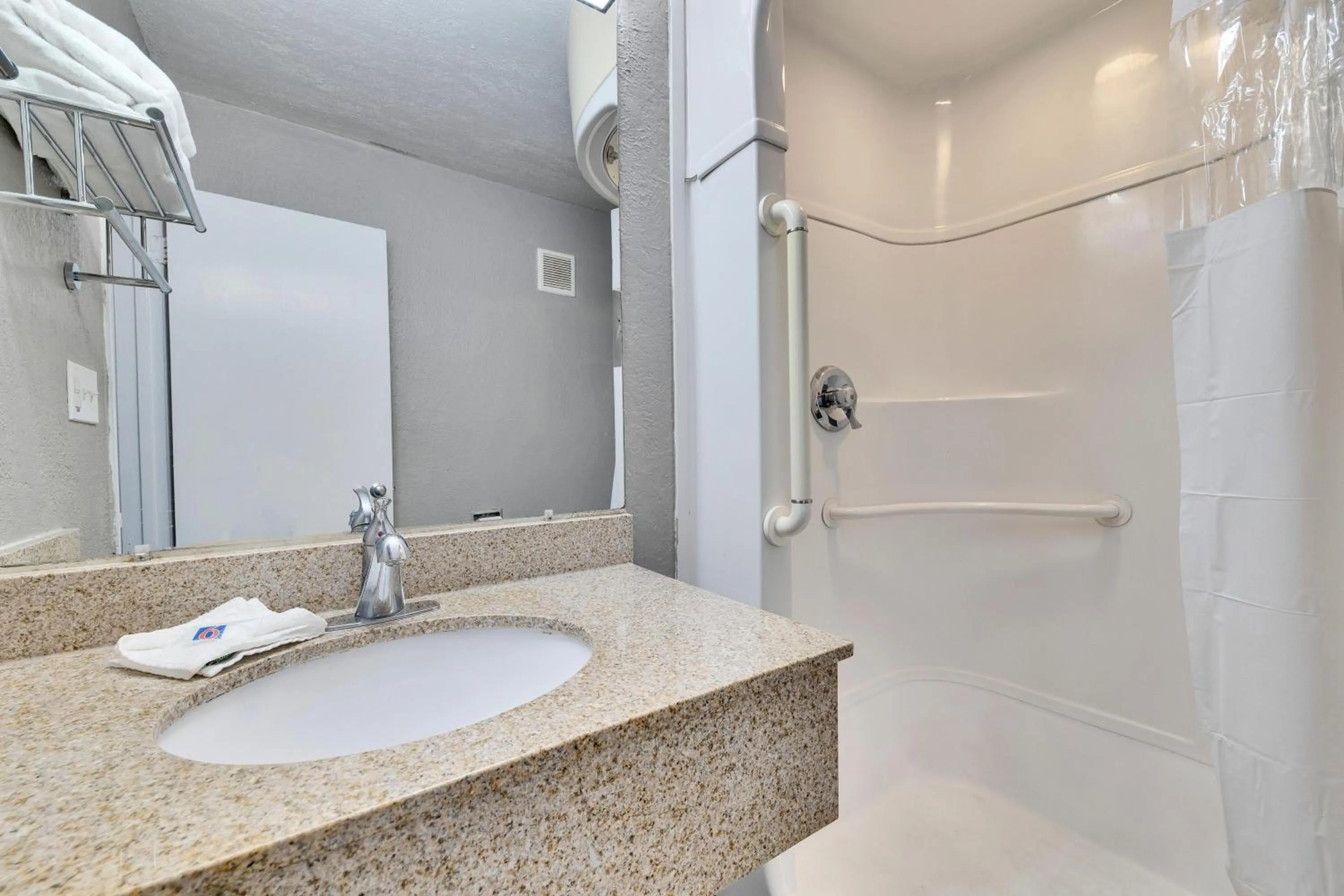 Bathroom in Motel 6-Austin, TX - Airport - South