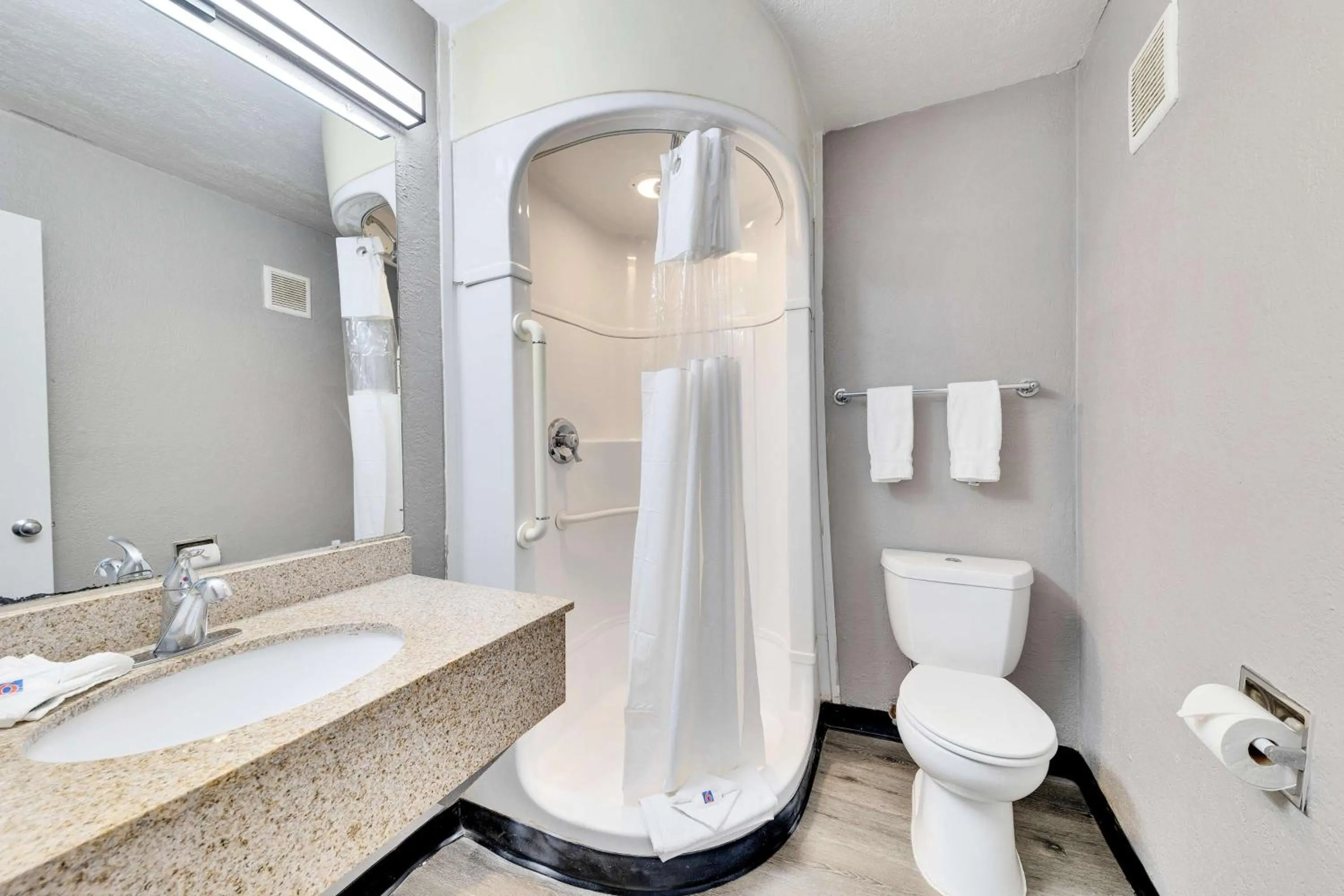 Bathroom in Motel 6-Austin, TX - Airport - South