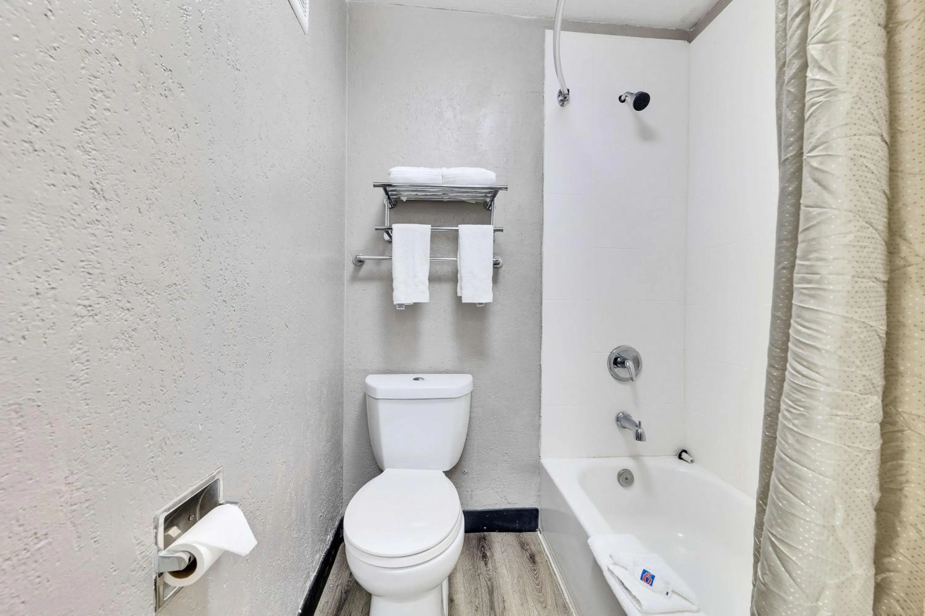 Bathroom in Motel 6-Austin, TX - Airport - South