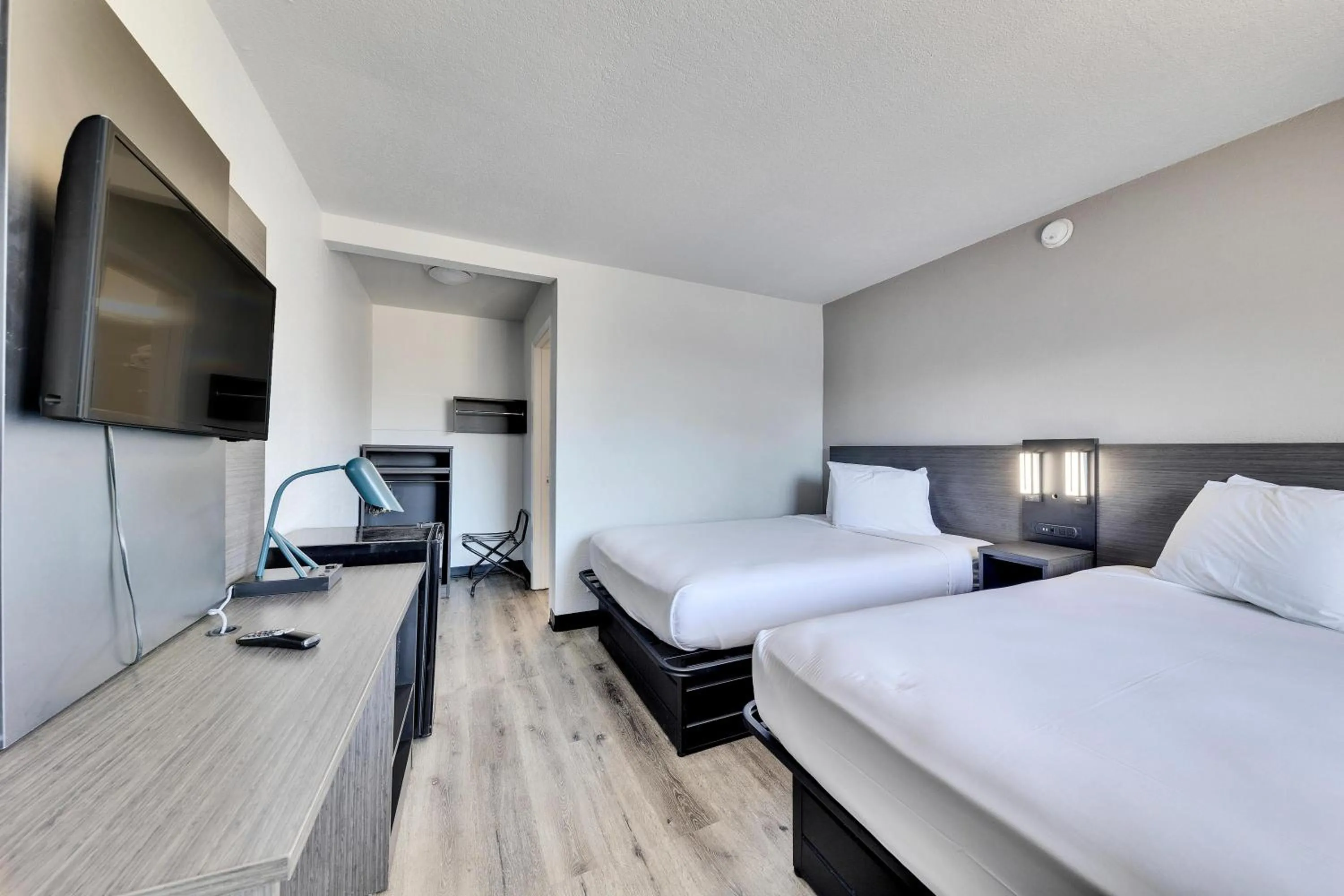 Bed in Motel 6-Austin, TX - Airport - South