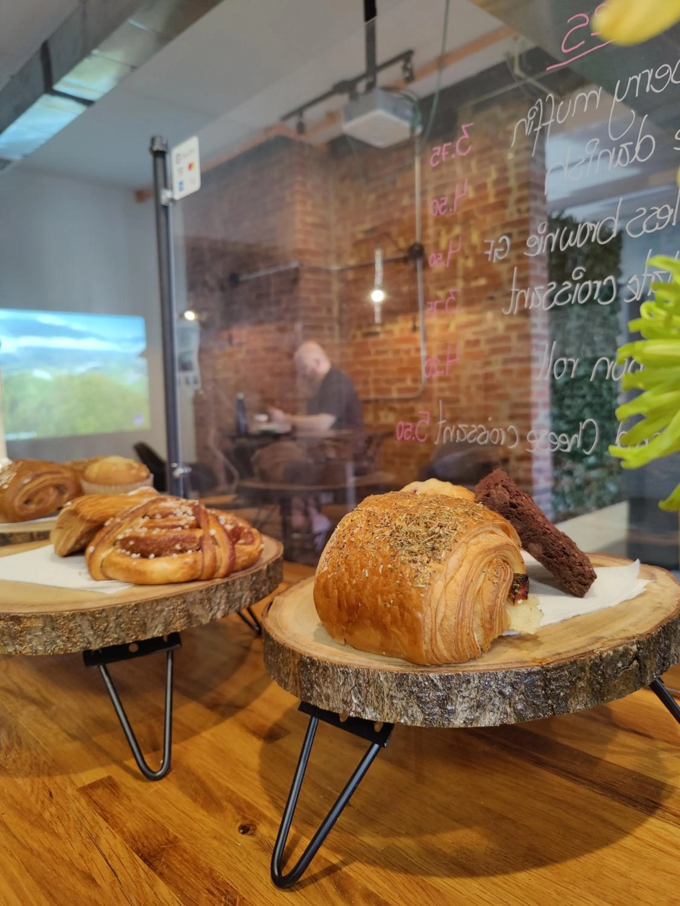 Lounge or bar in U Street Capsule Hostel