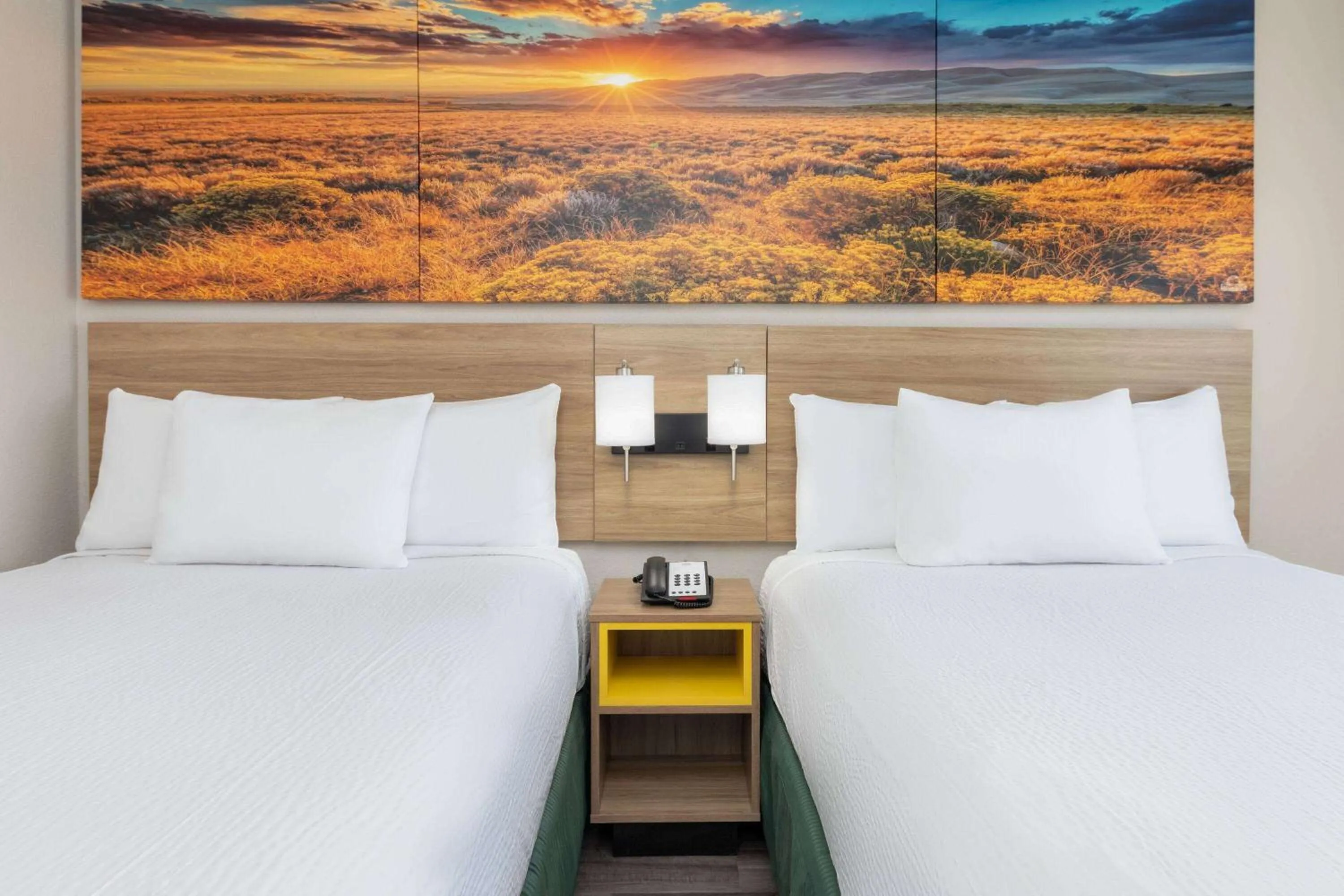 Photo of the whole room, Bed in Days Inn by Wyndham Wichita Falls