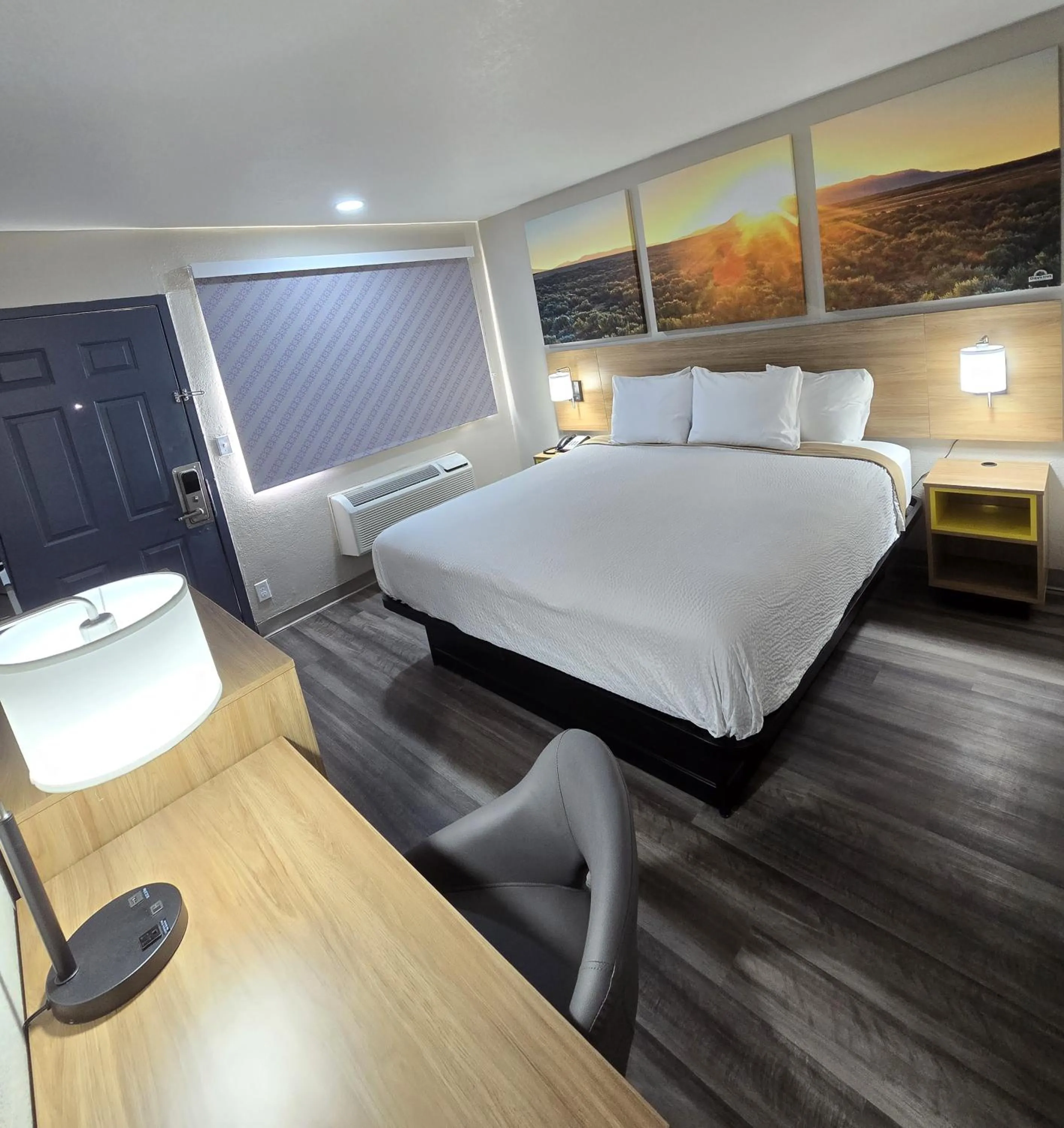 Bed in Days Inn by Wyndham Wichita Falls