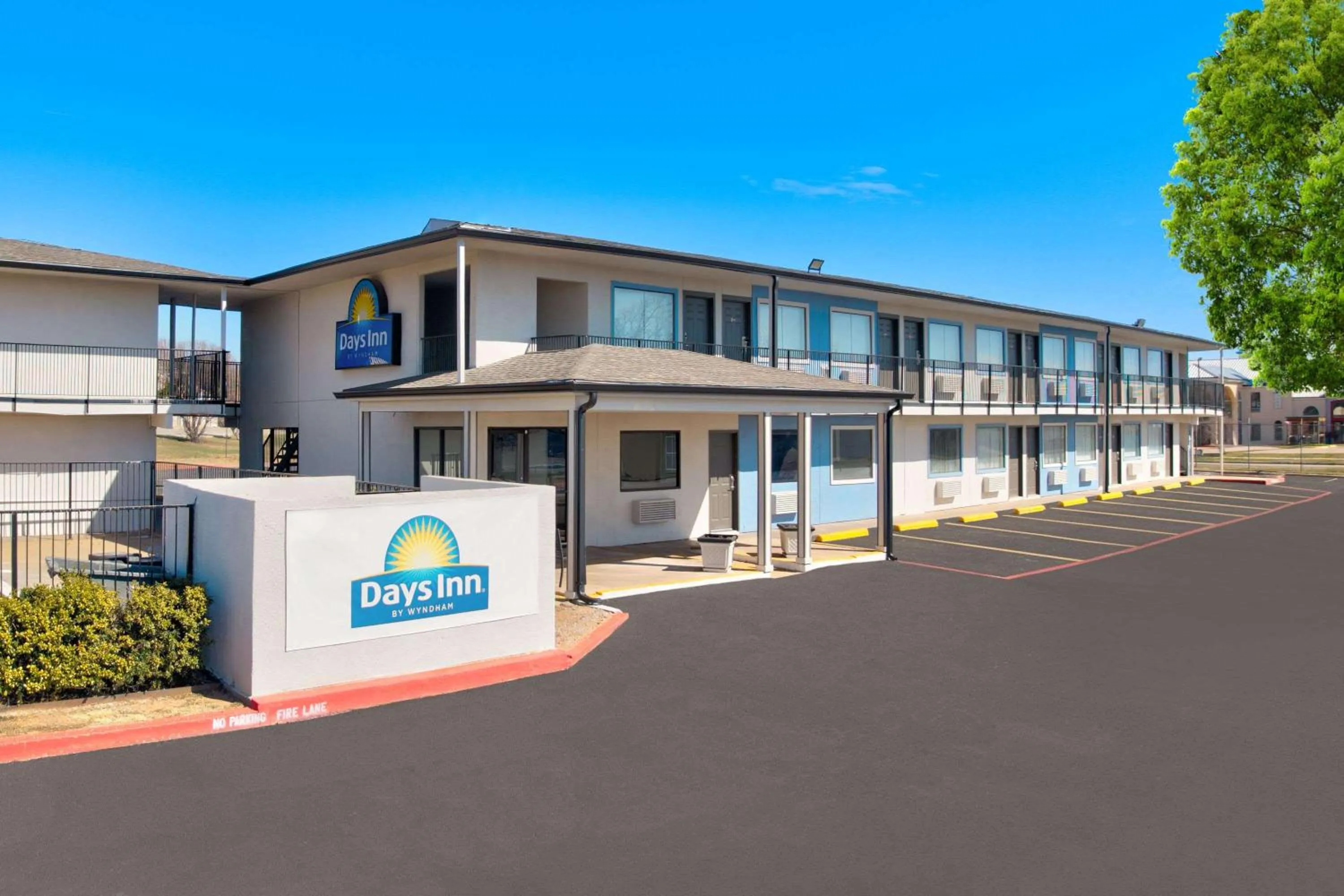 Property building in Days Inn by Wyndham Wichita Falls