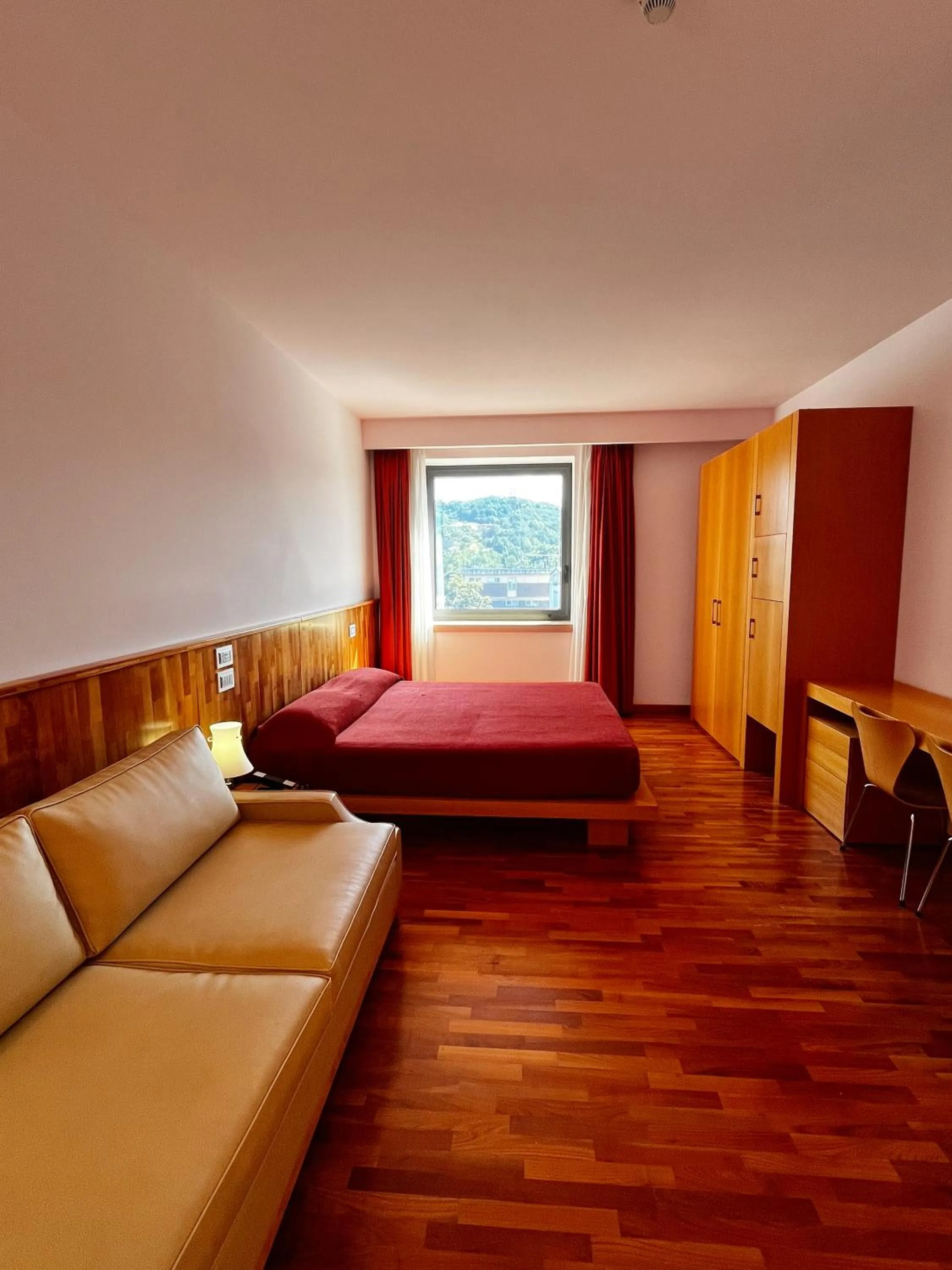 Shower, Bed in don guglielmo panoramic hotel & spa