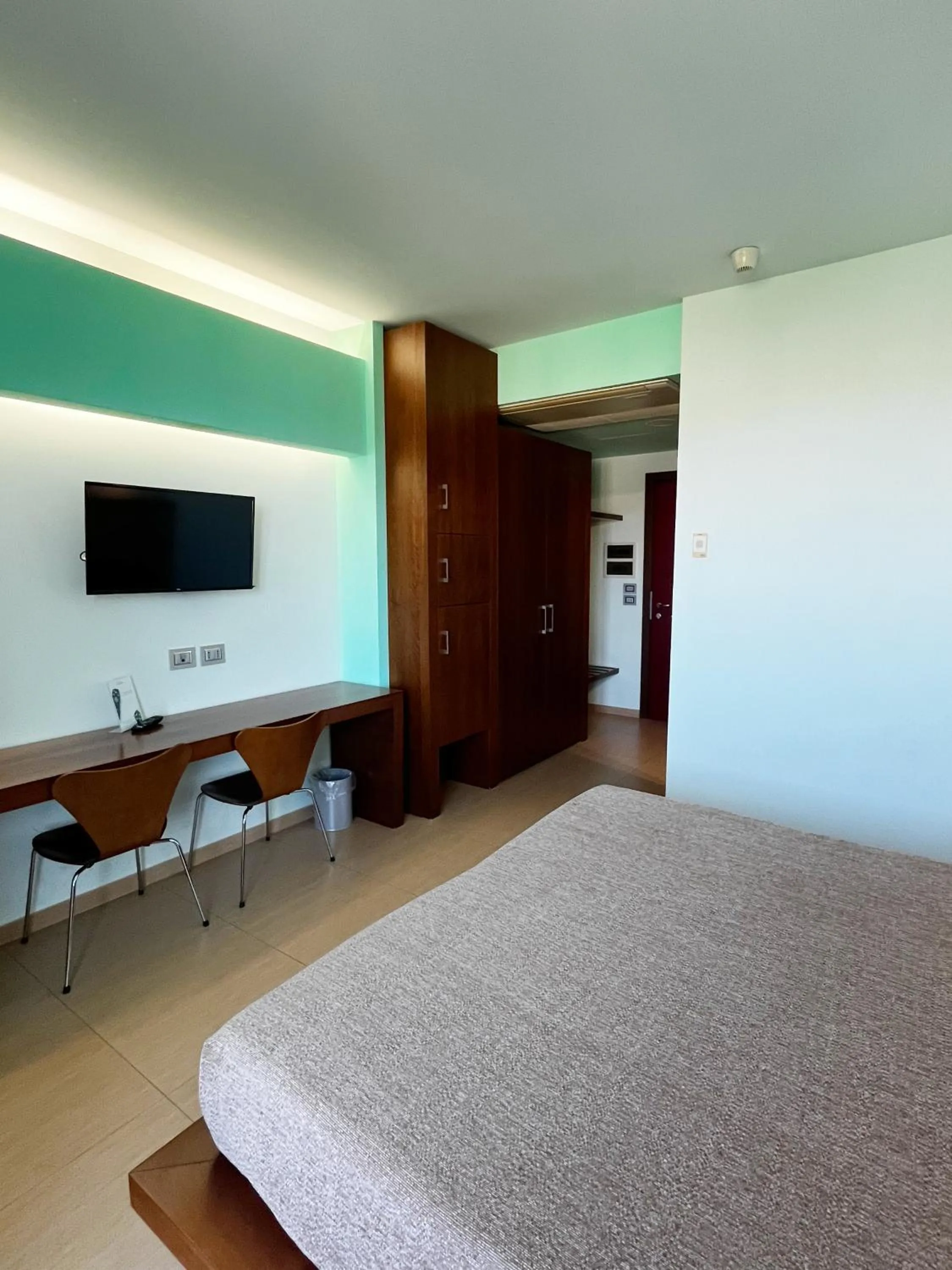 Shower, Bed in don guglielmo panoramic hotel & spa