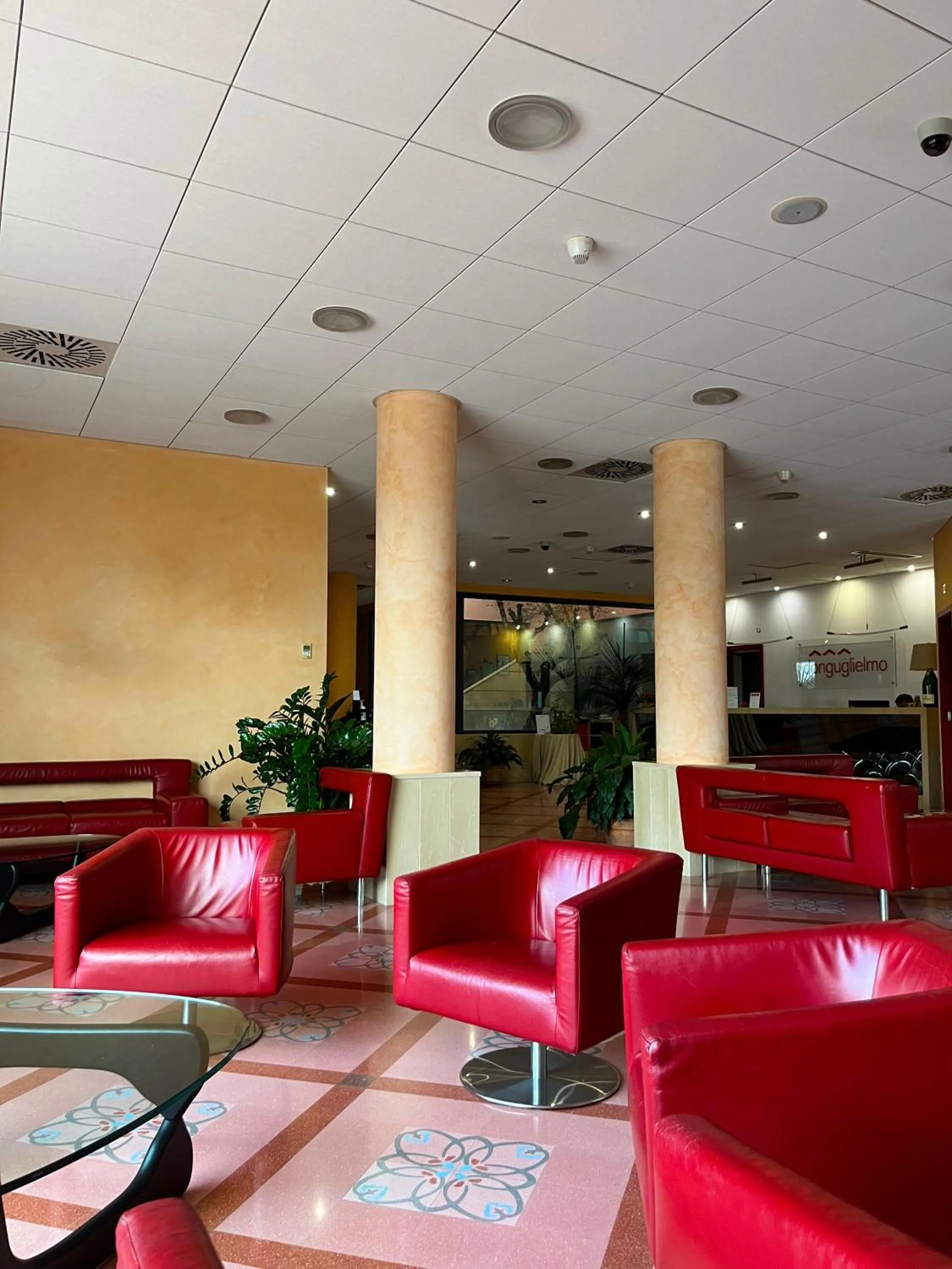 Restaurant/places to eat in don guglielmo panoramic hotel & spa