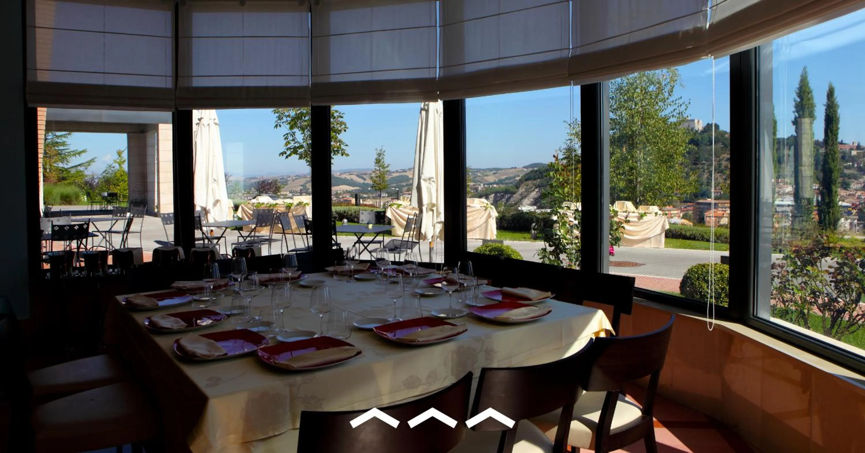 Restaurant/places to eat in don guglielmo panoramic hotel & spa