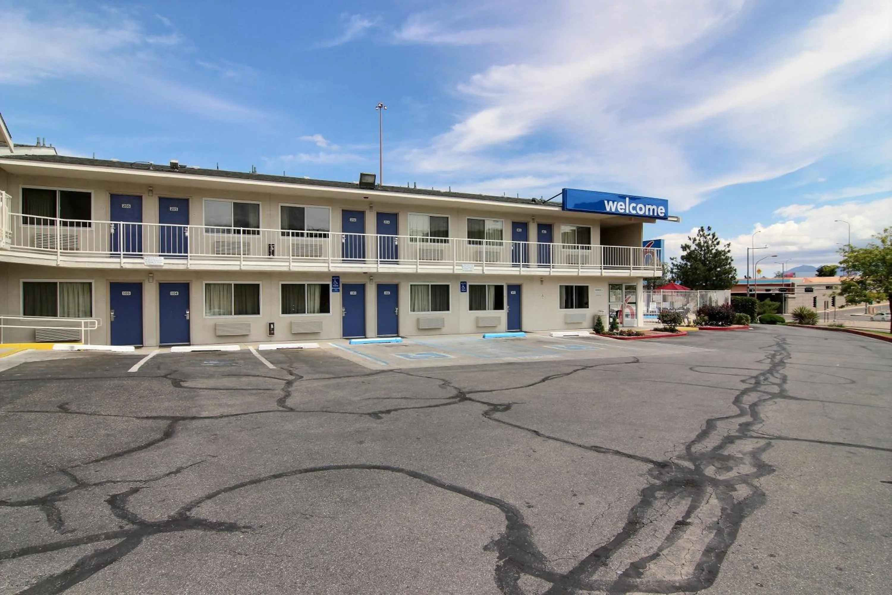 Property building in Motel 6-Albuquerque, NM - Midtown