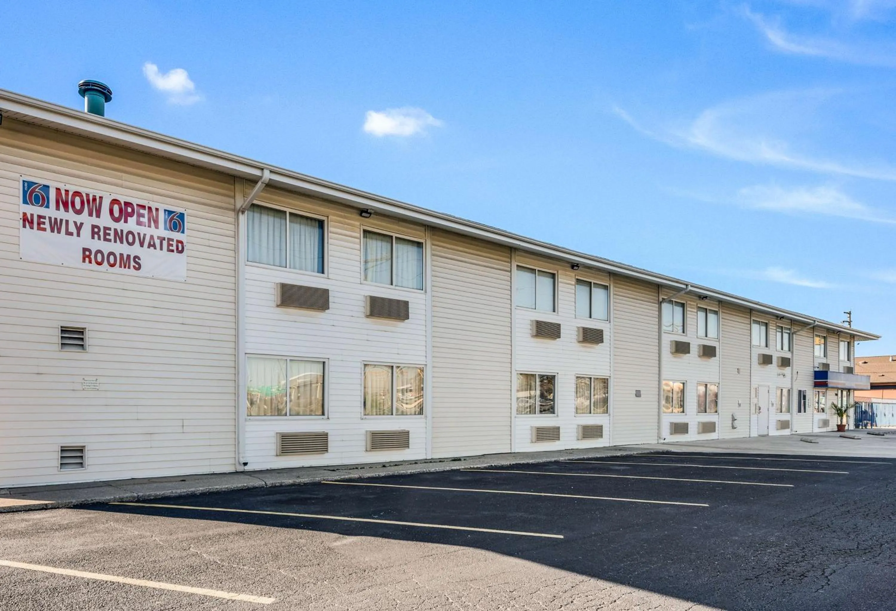 Property building in Motel 6-Fort Wayne, IN