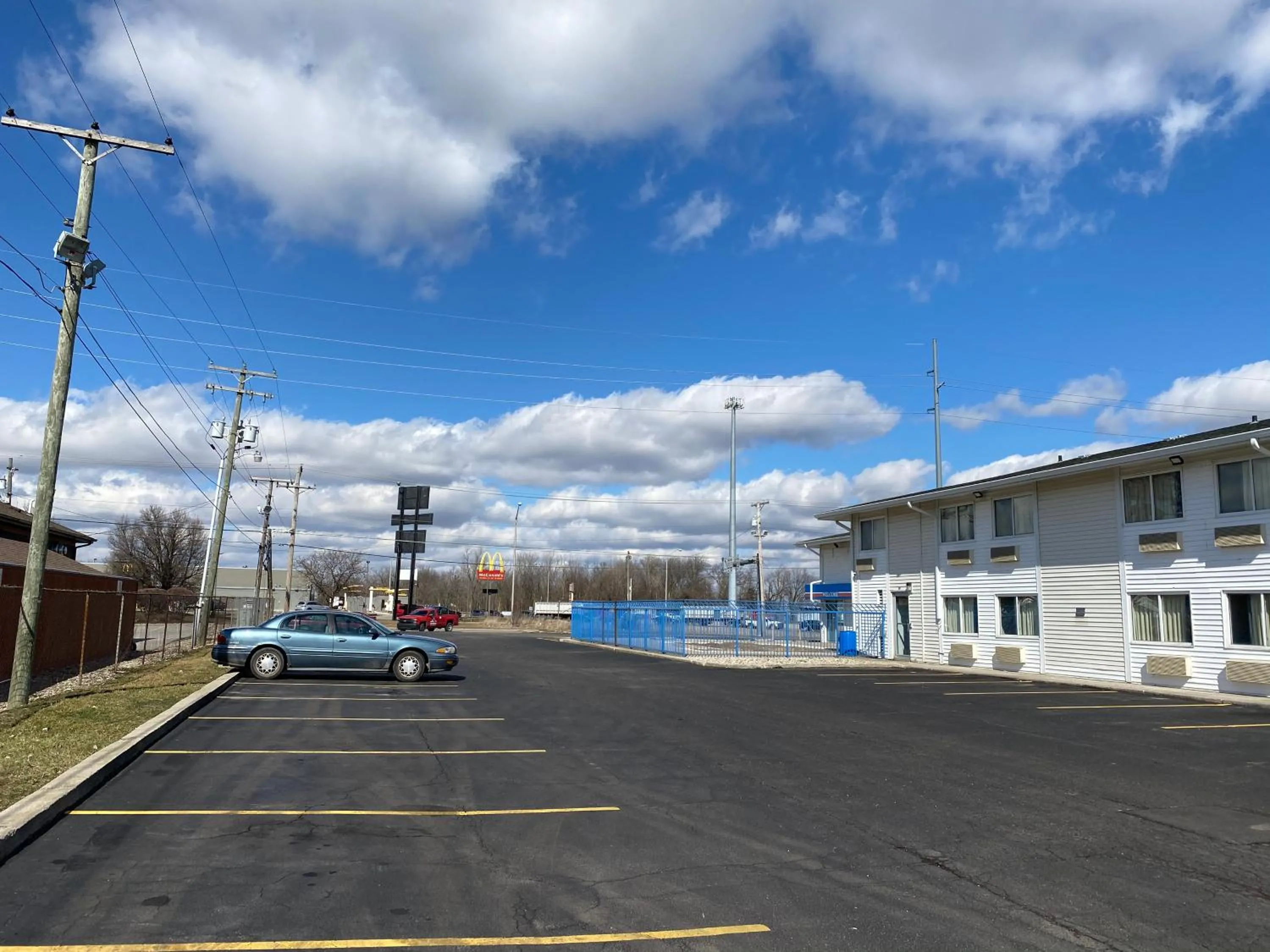 Facade/entrance in Motel 6-Fort Wayne, IN