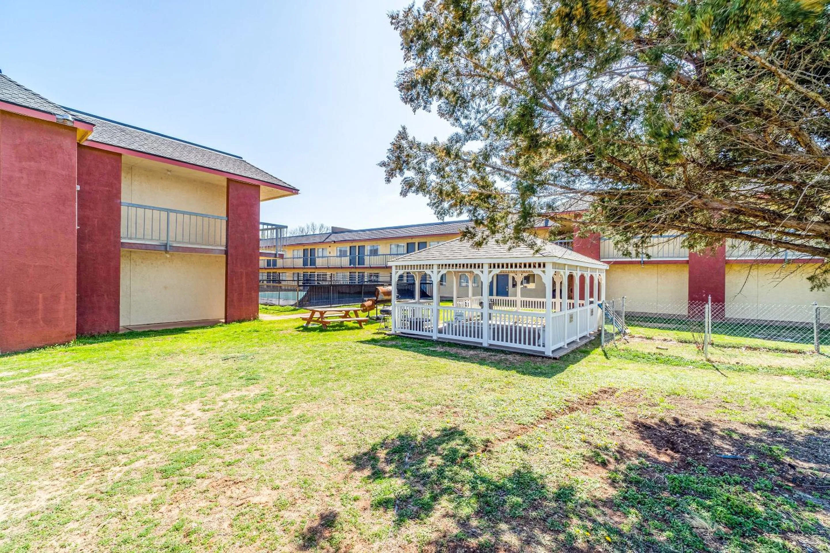 Garden in Castle Inn & Suites By OYO Chickasha