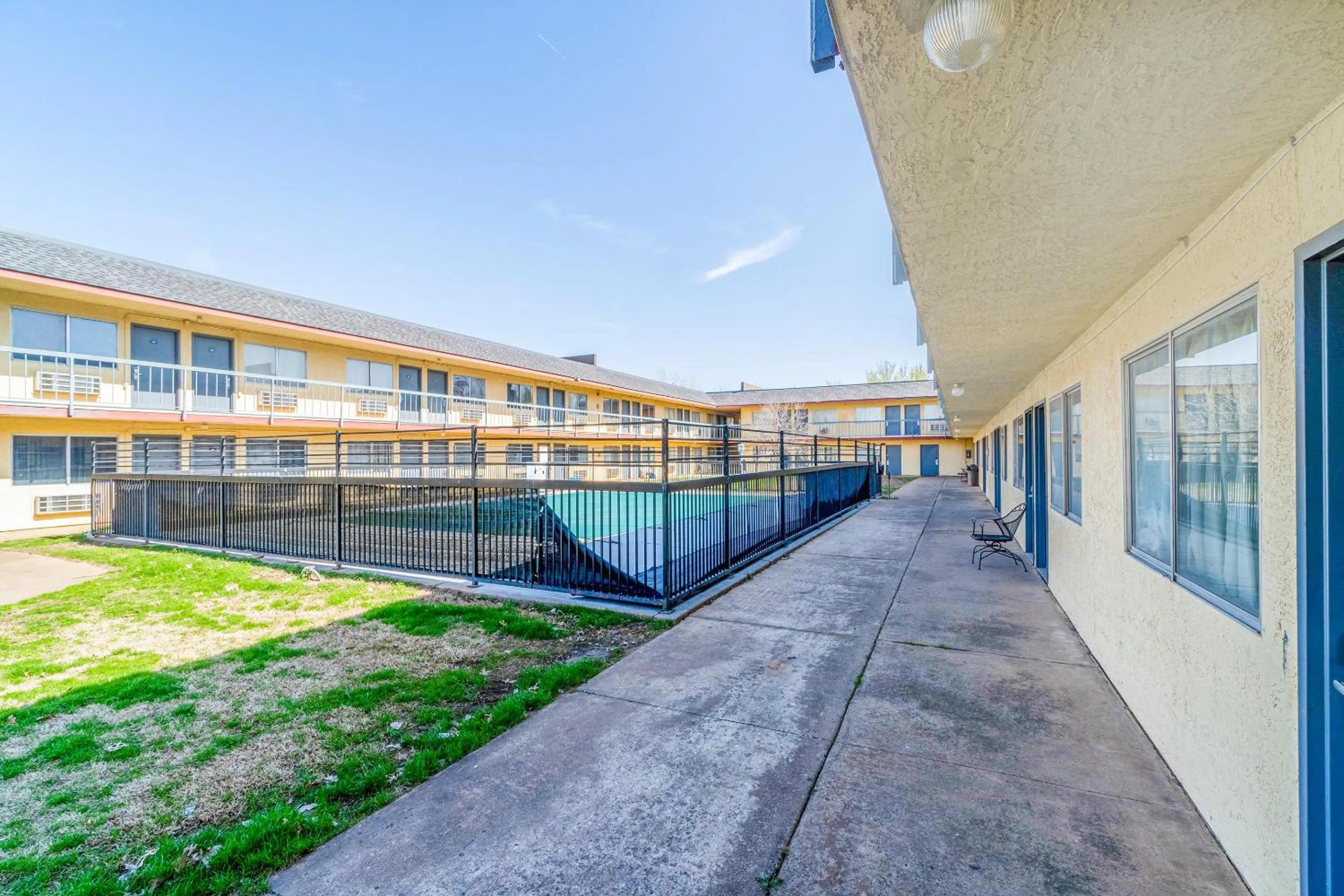 Garden in Castle Inn & Suites By OYO Chickasha