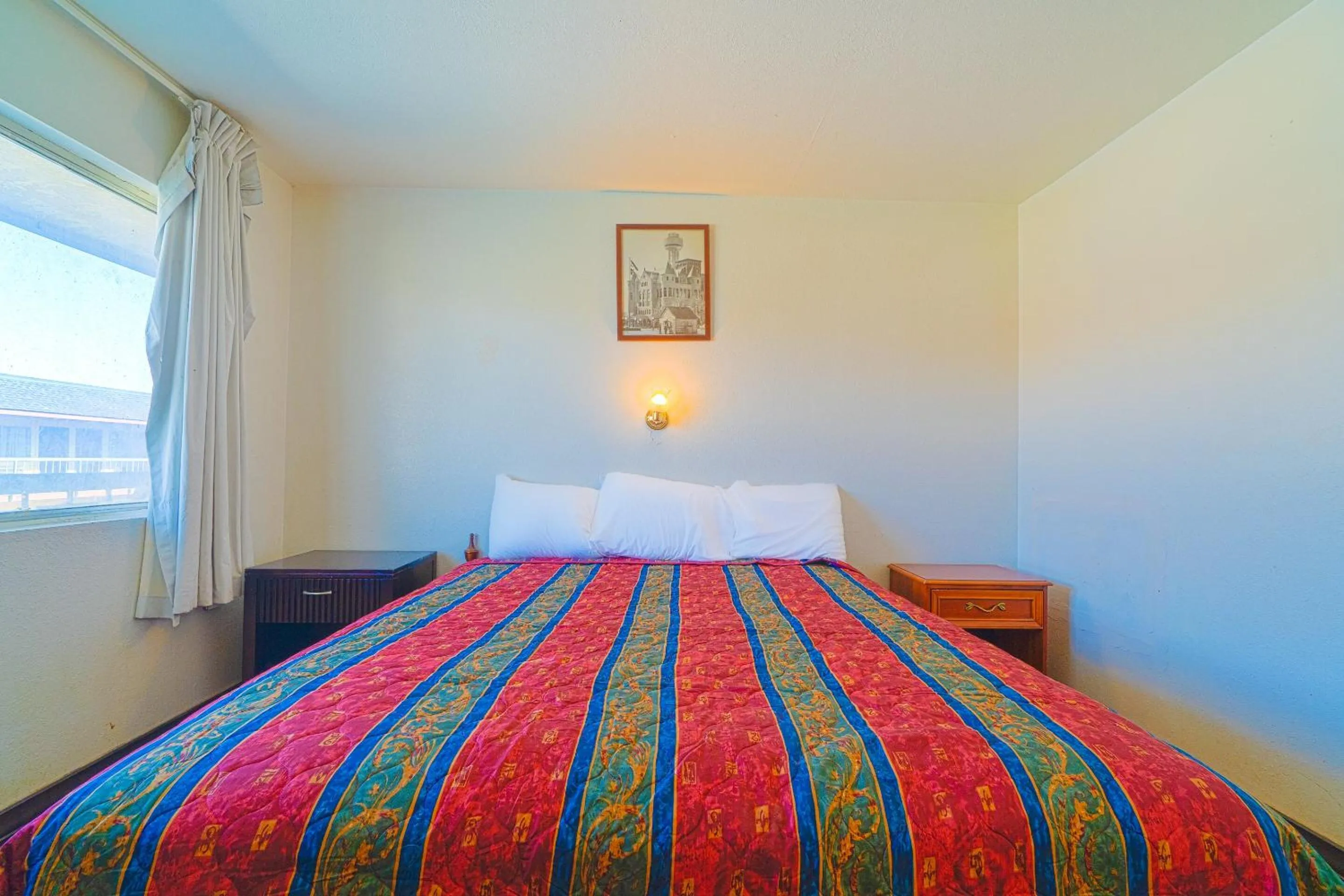 Bedroom, Bed in Castle Inn & Suites By OYO Chickasha