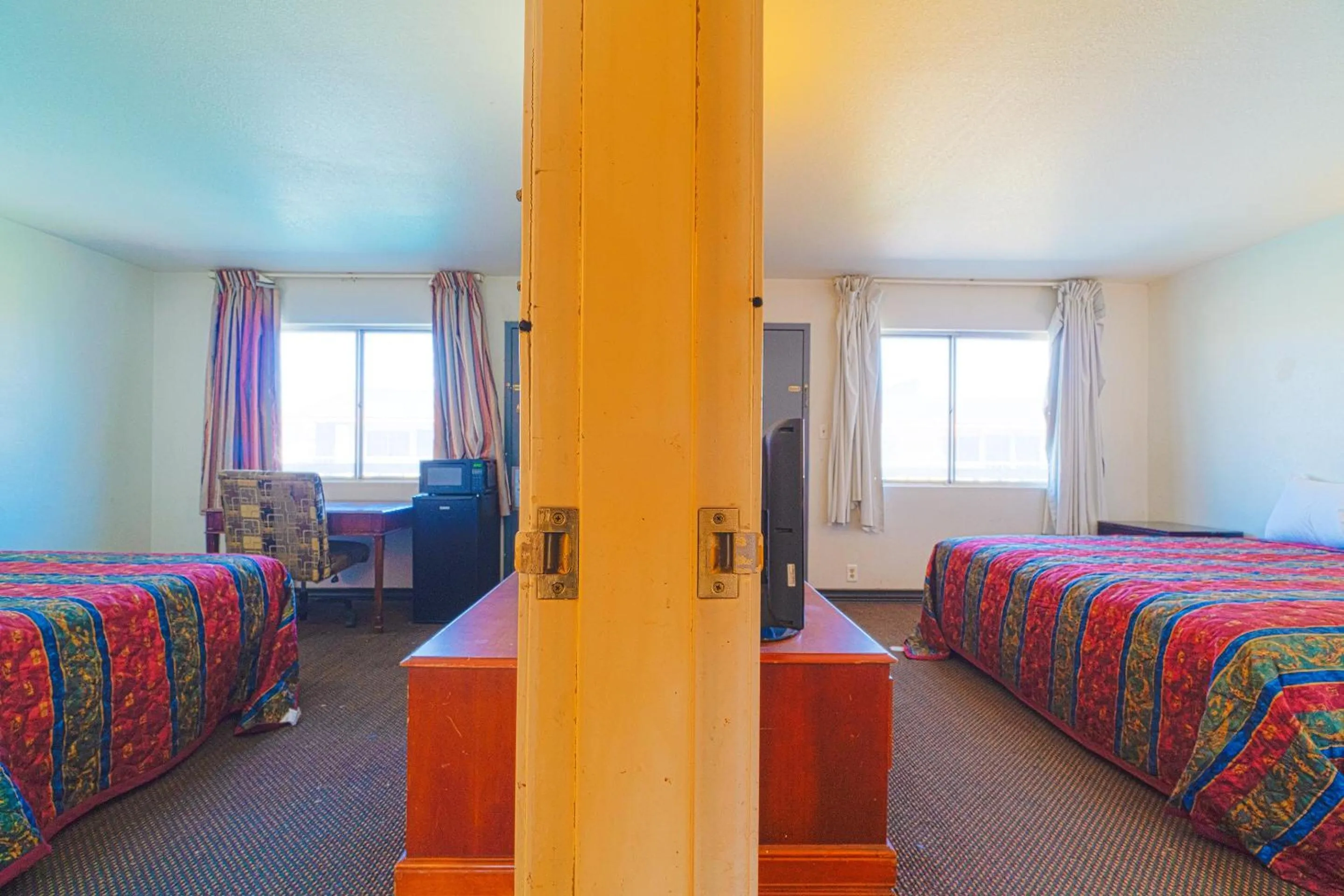 Bedroom, Bed in Castle Inn & Suites By OYO Chickasha