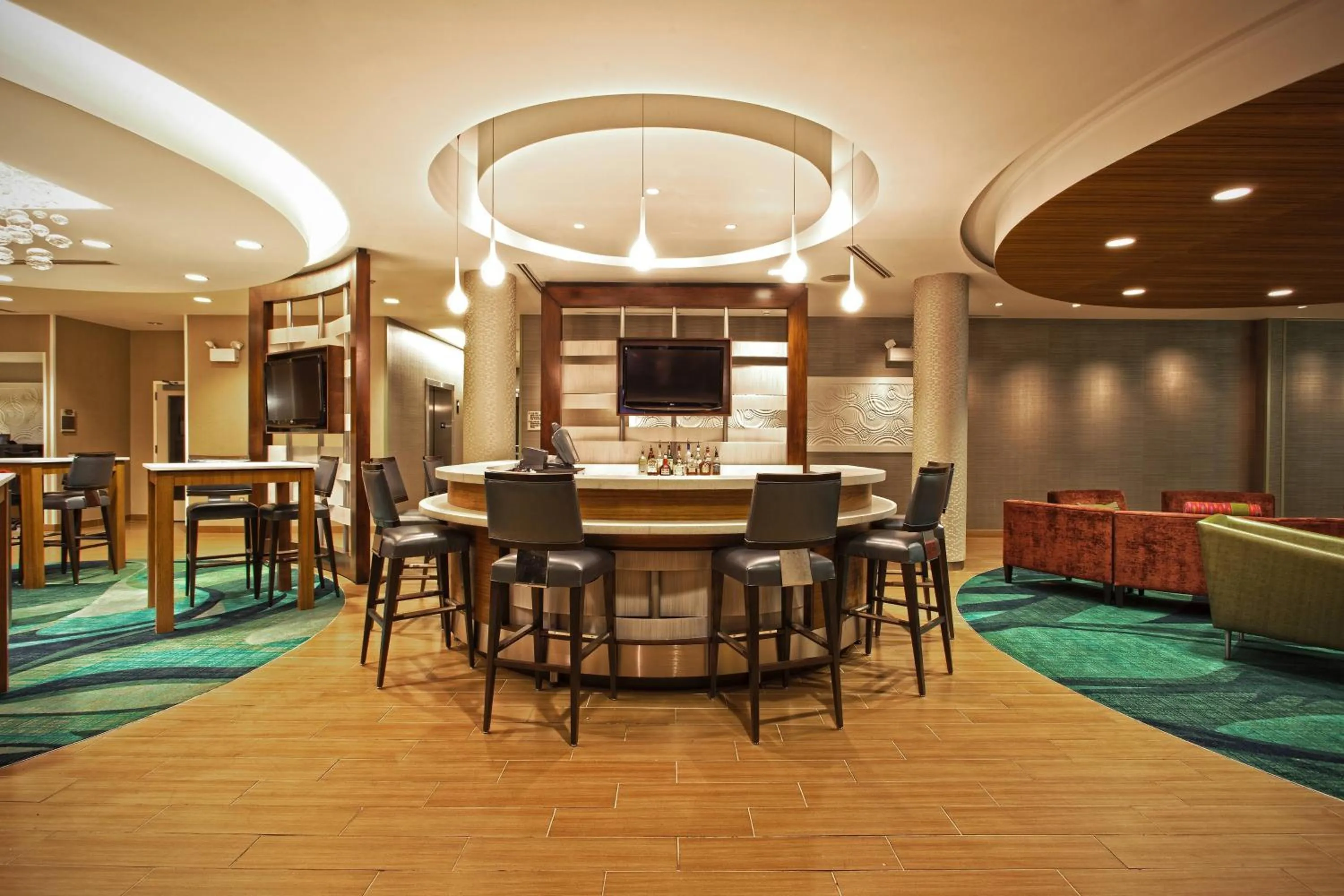 Lounge or bar in SpringHill Suites by Marriott Philadelphia Valley Forge/King of Prussia