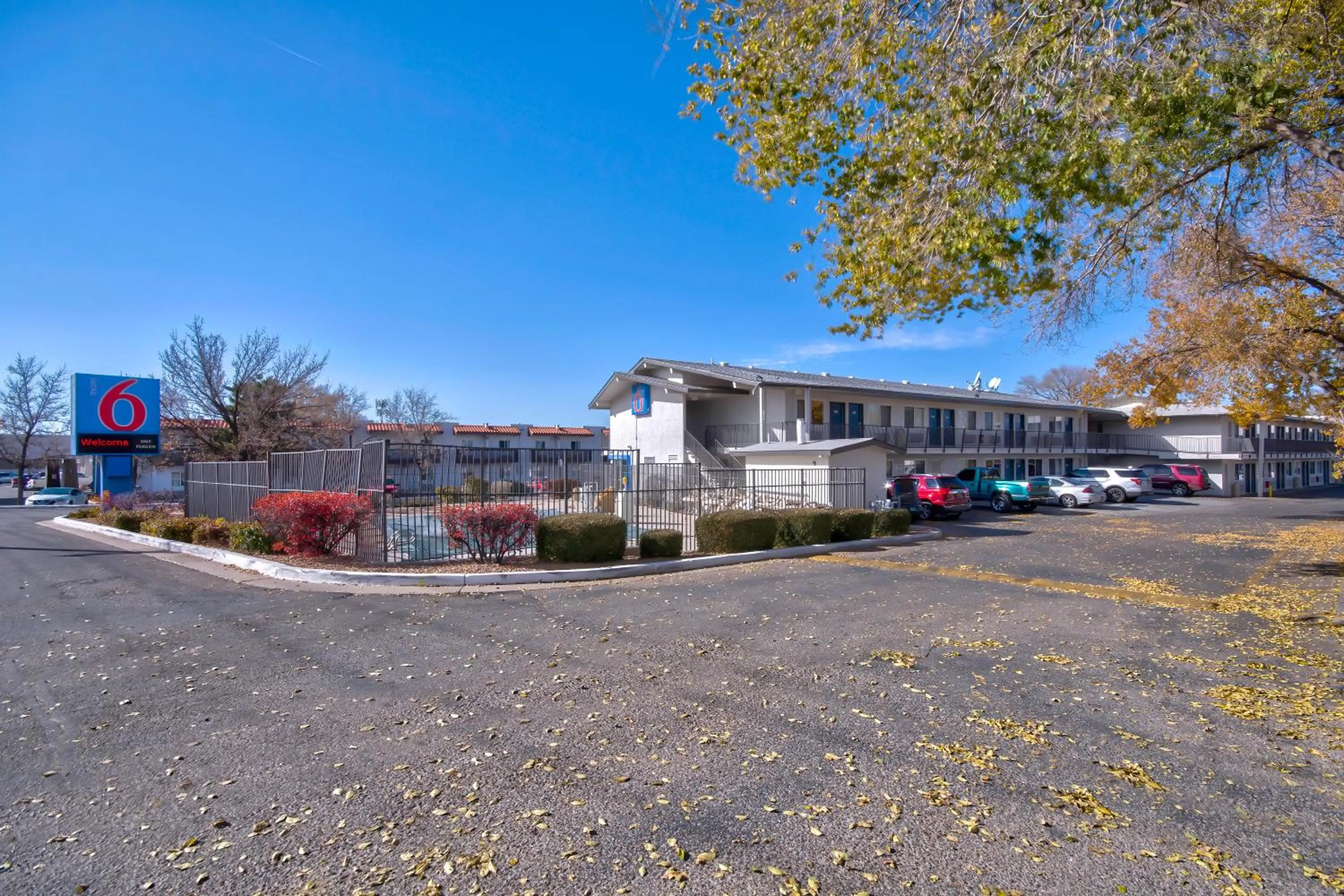 Property building in Motel 6 Santa Fe