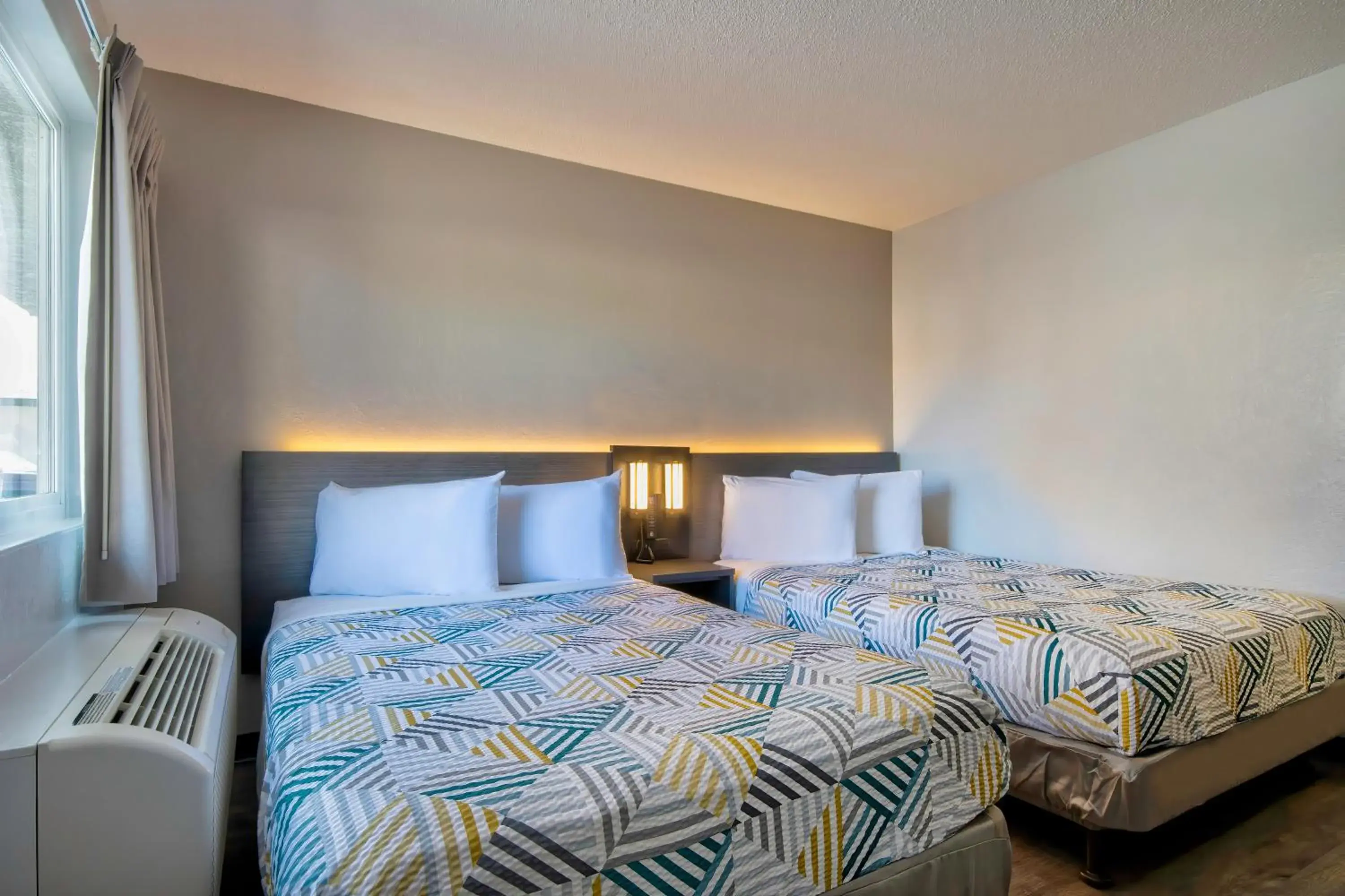 Double Room - Smoking in Motel 6 Santa Fe Double Room - Smoking in Motel 6 Santa Fe