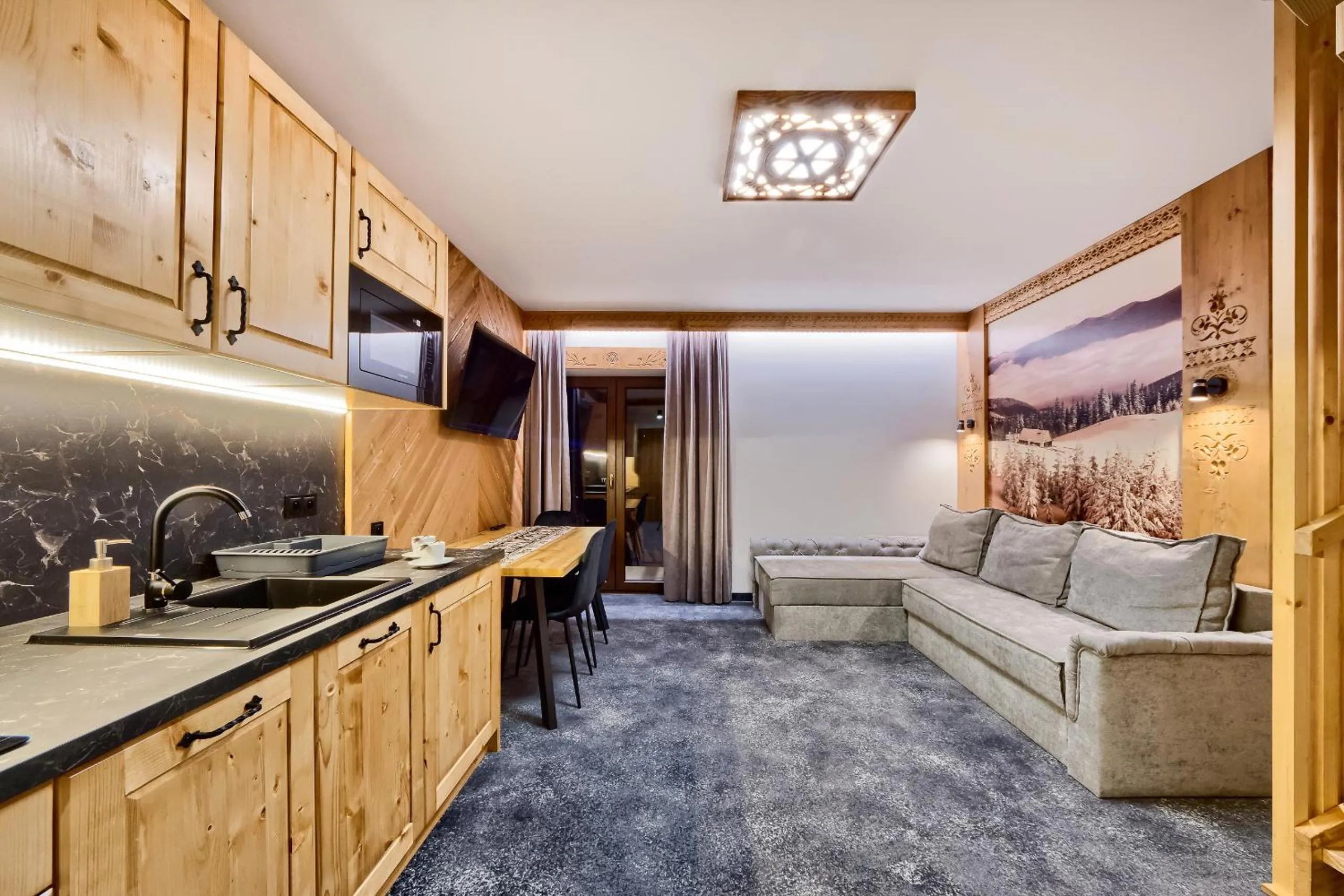 TV and multimedia in Apartamenty Willa Kamila Zakopane z Jacuzzi