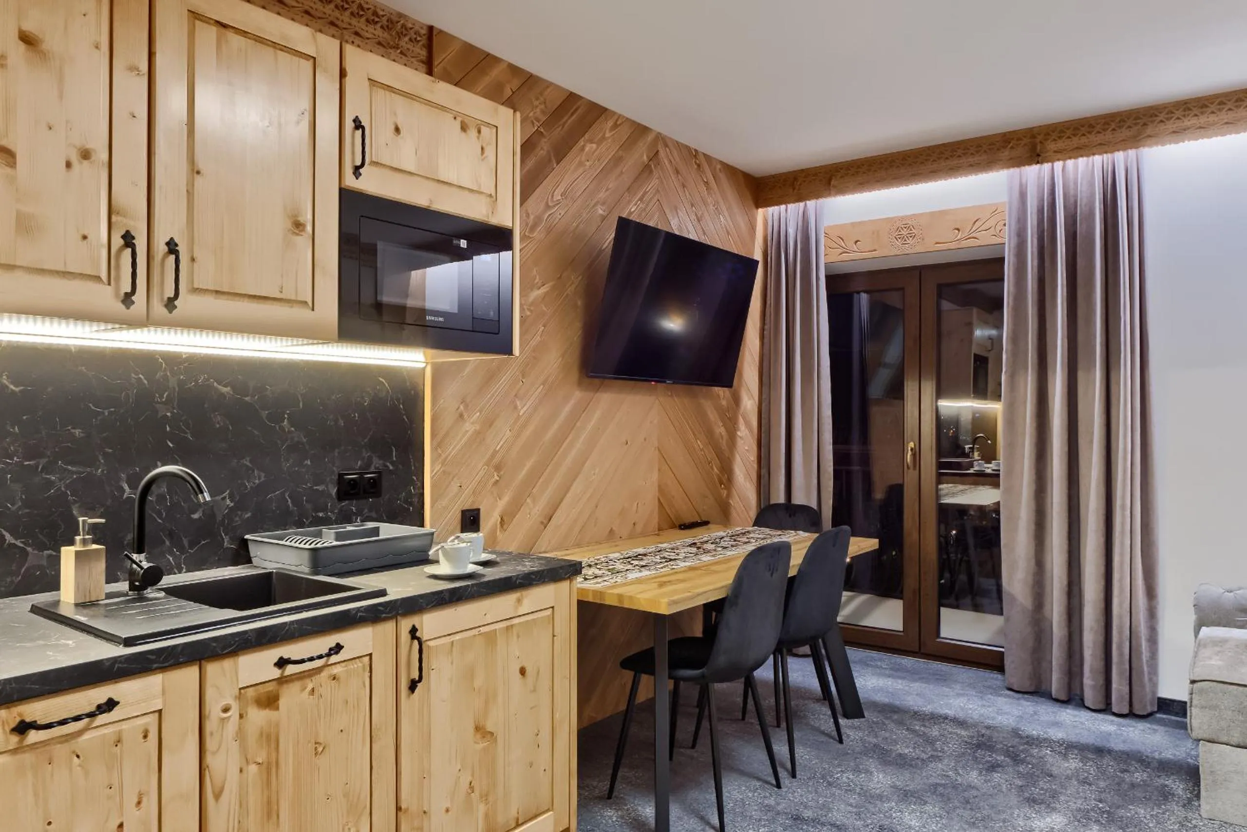 TV and multimedia in Apartamenty Willa Kamila Zakopane z Jacuzzi