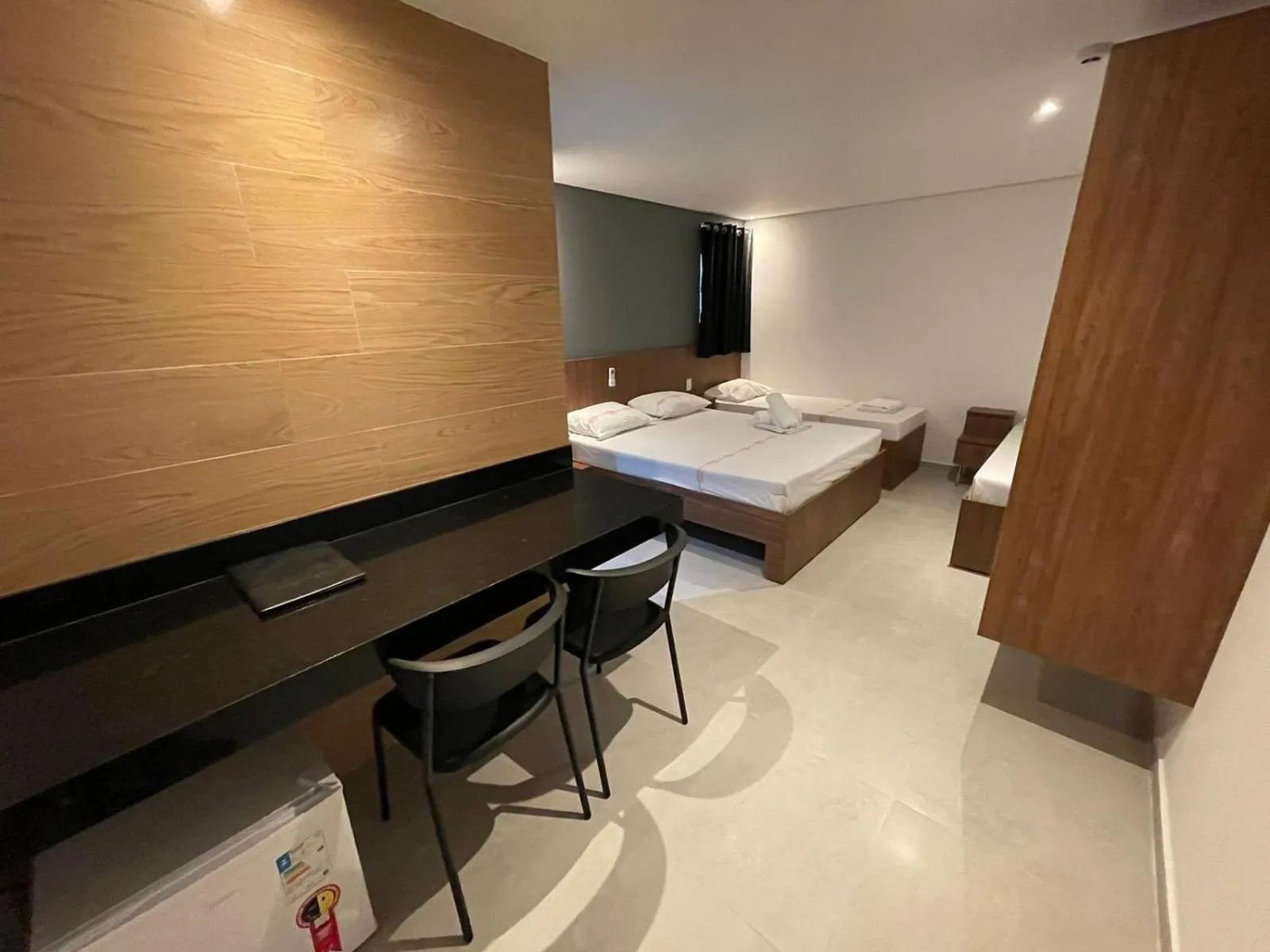 Photo of the whole room, Bed in Calandre Hotel