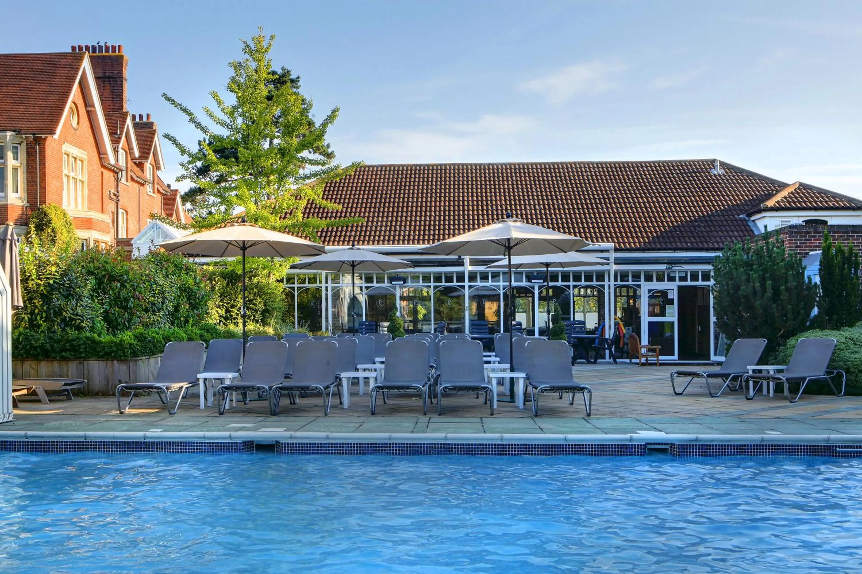 Swimming pool in Pontlands Park Hotel