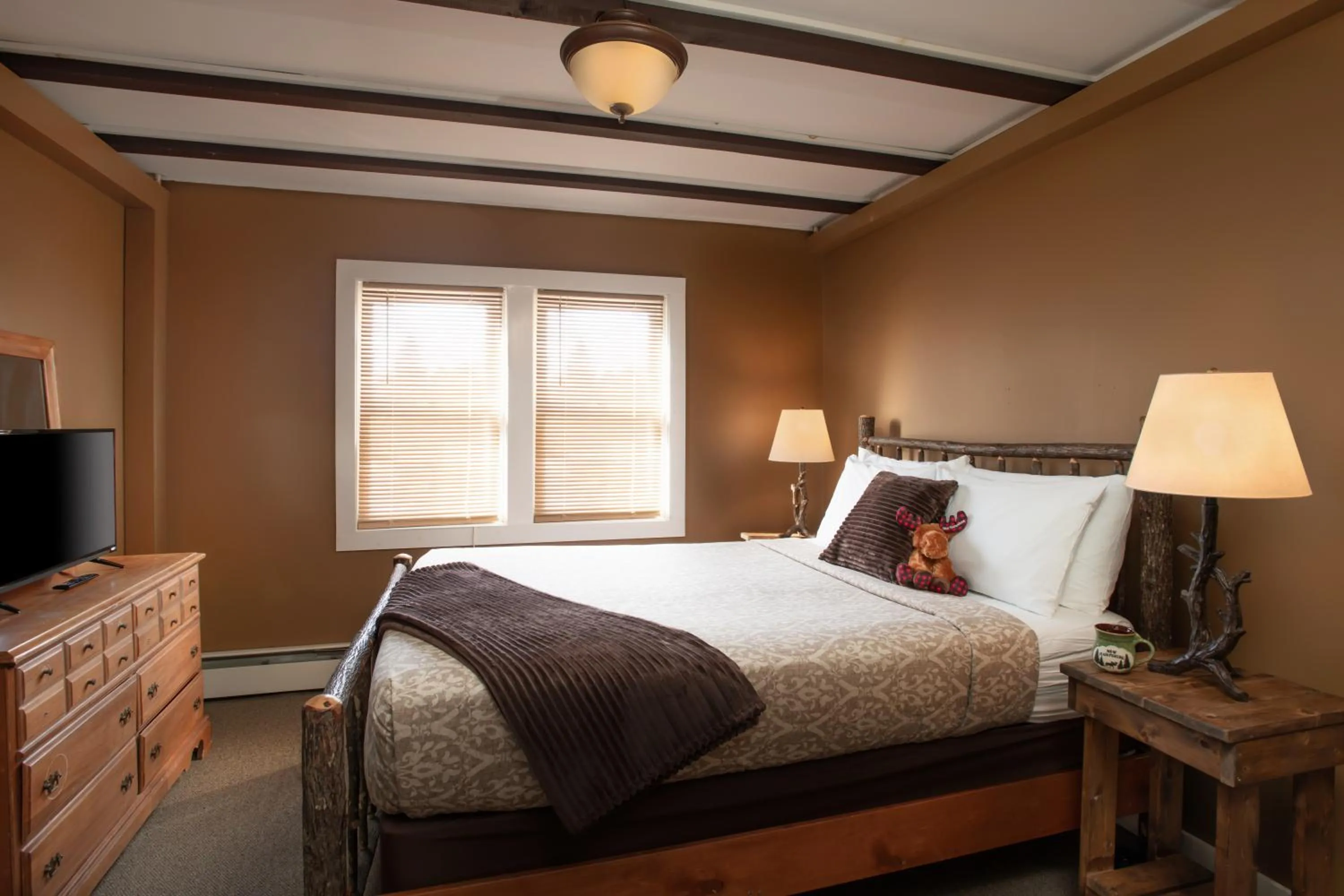 Bedroom, Bed in Whitneys Inn at Black Mountain