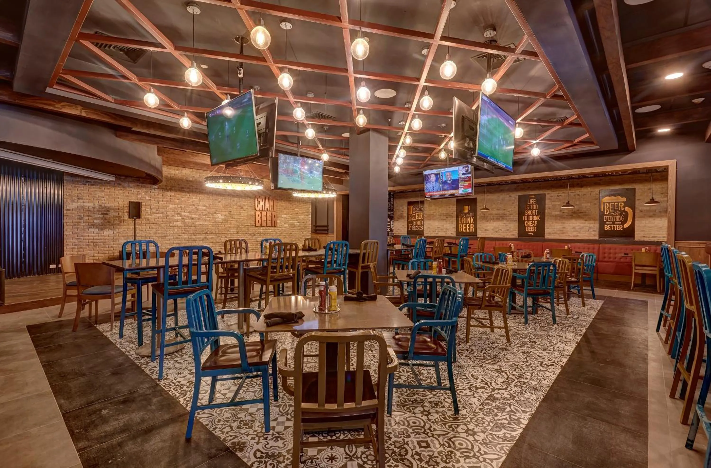 Evening entertainment in Royalton Antigua, An Autograph Collection All-Inclusive Resort