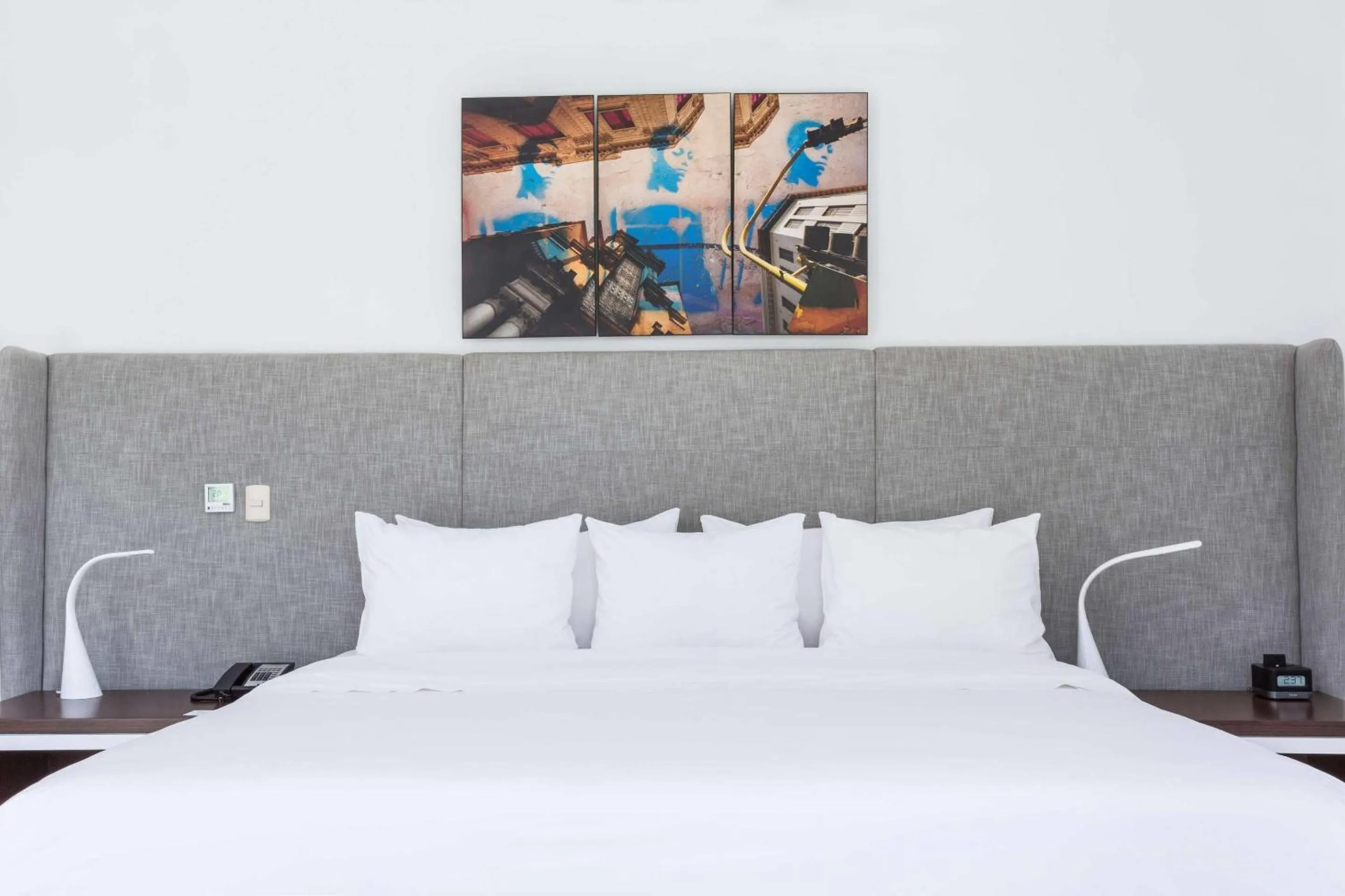 Bedroom, Bed in Radisson Hotel Decapolis Miraflores