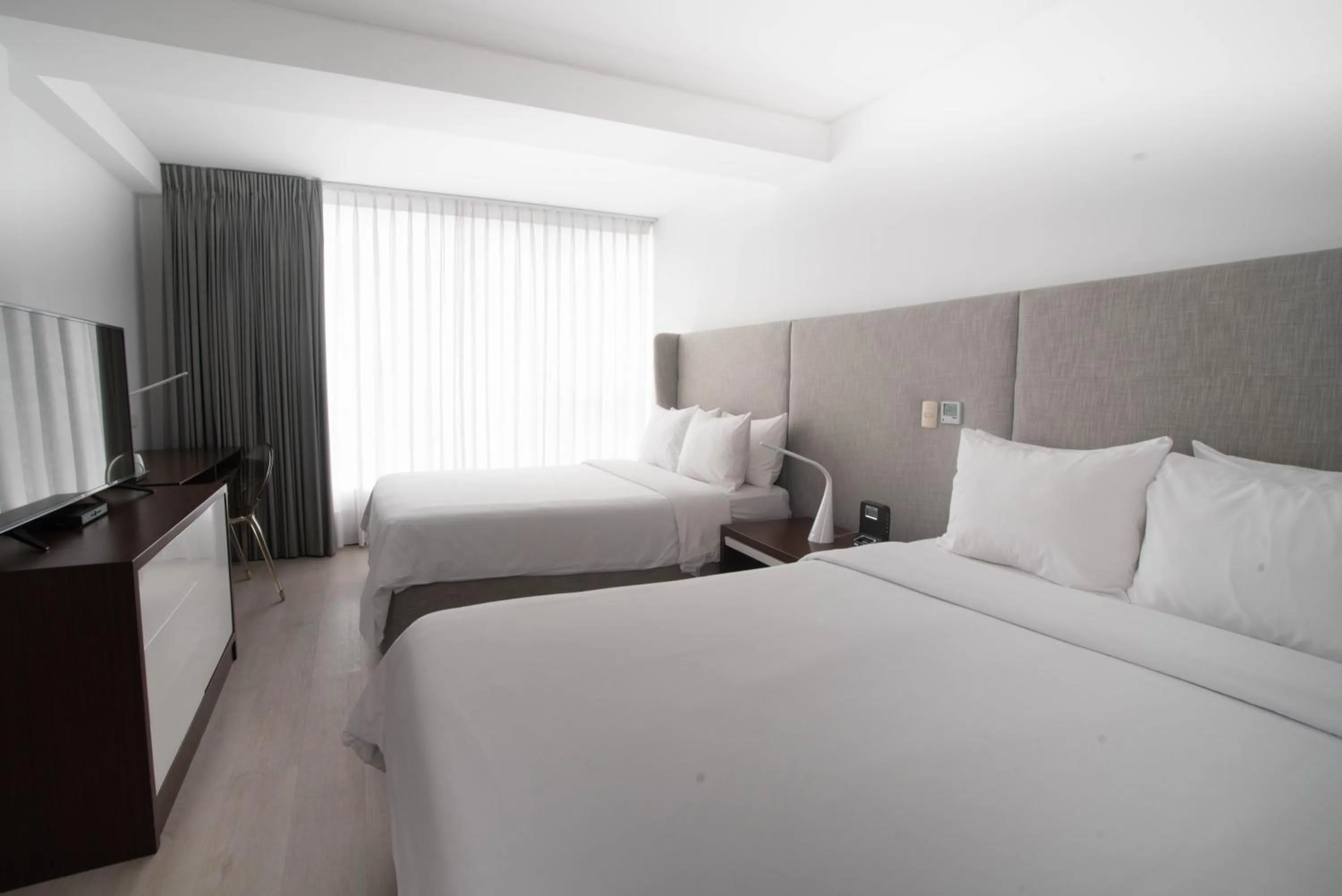 Photo of the whole room, Bed in Radisson Hotel Decapolis Miraflores