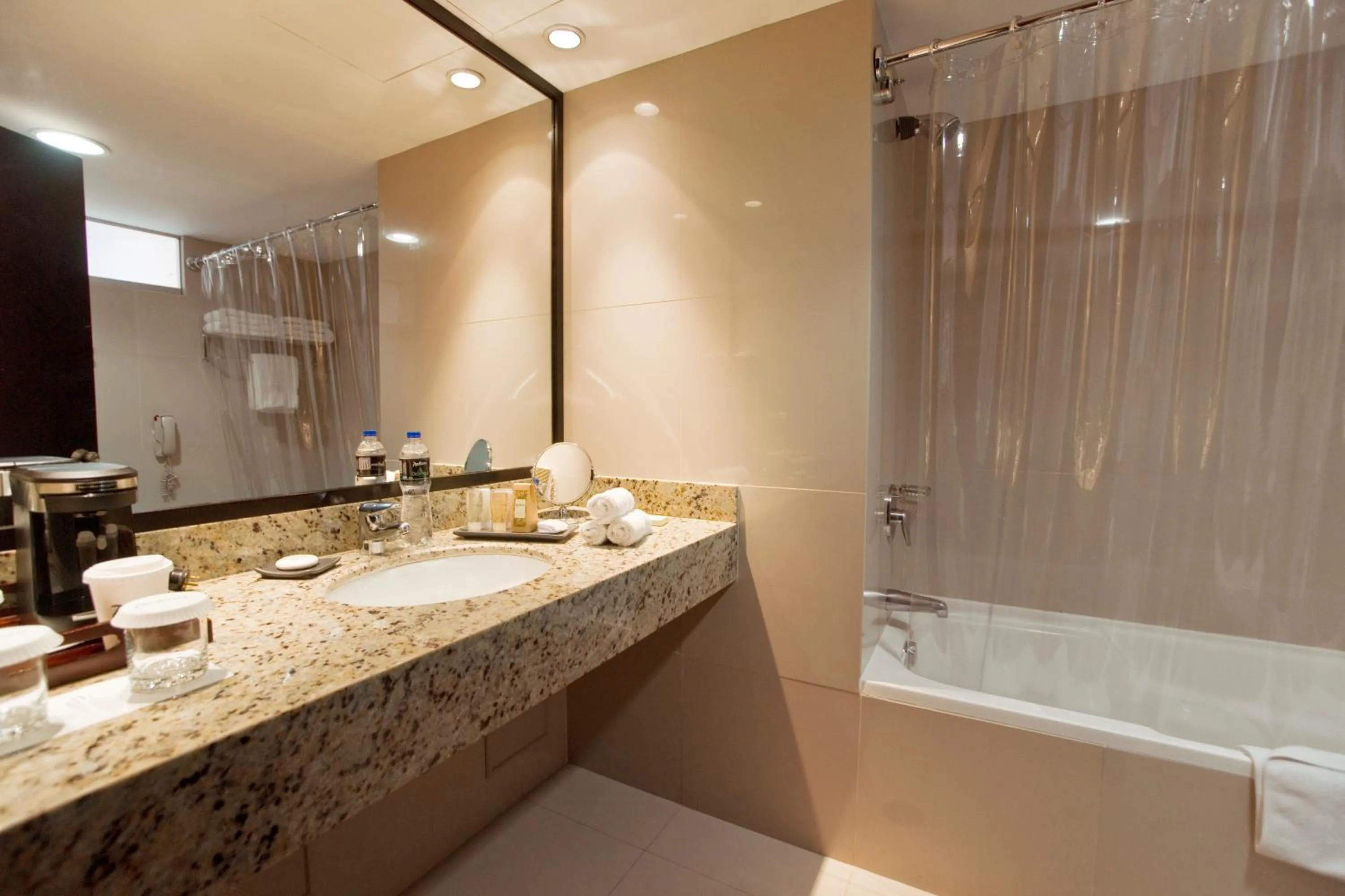 Bathroom in Radisson Hotel Decapolis Miraflores
