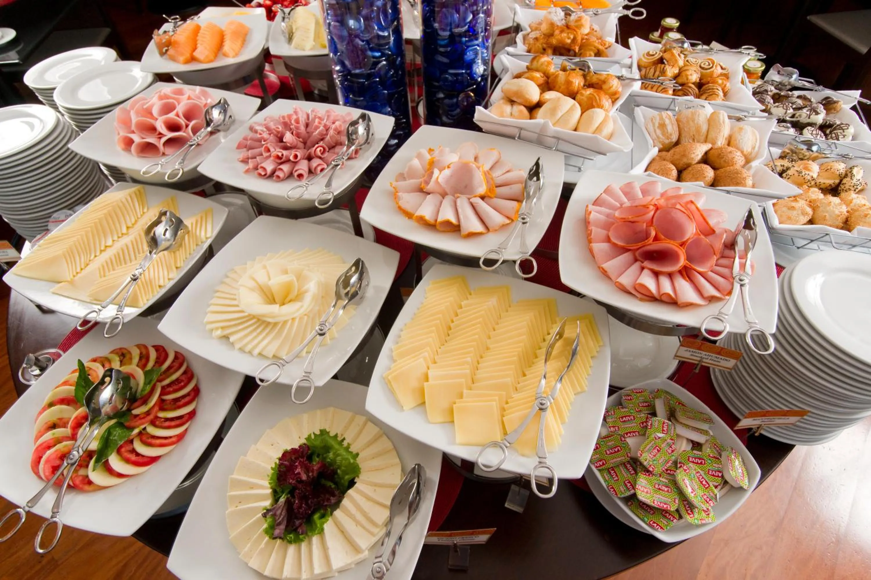 Restaurant/places to eat in Radisson Hotel Decapolis Miraflores