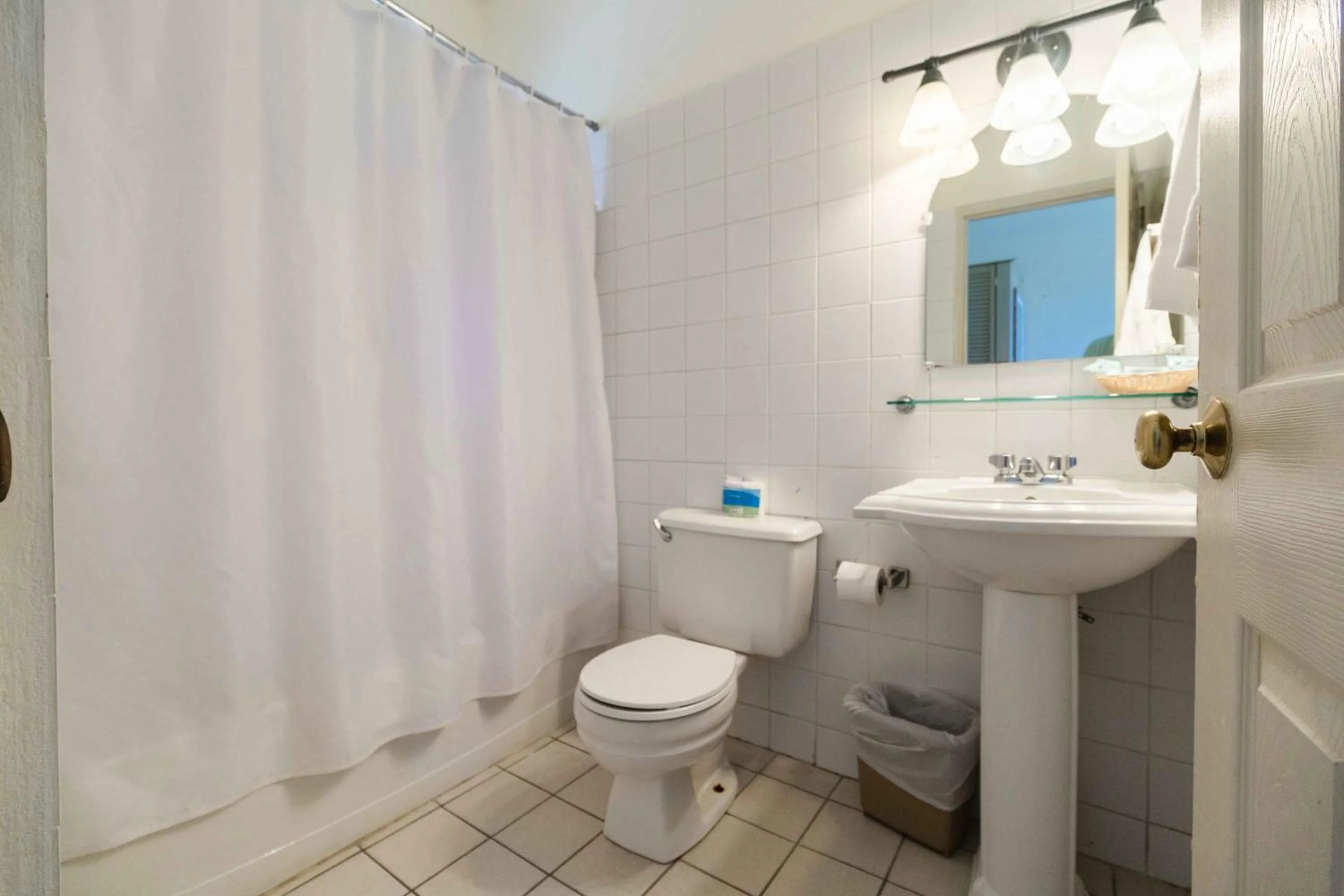 Bathroom in Siesta Hotel