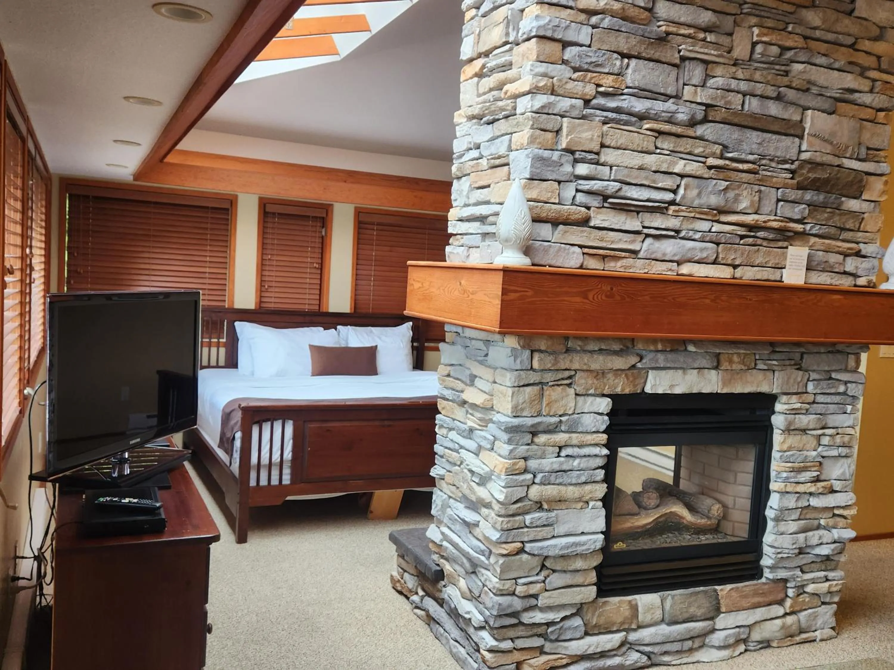 TV and multimedia in Sunshine Coast Resort